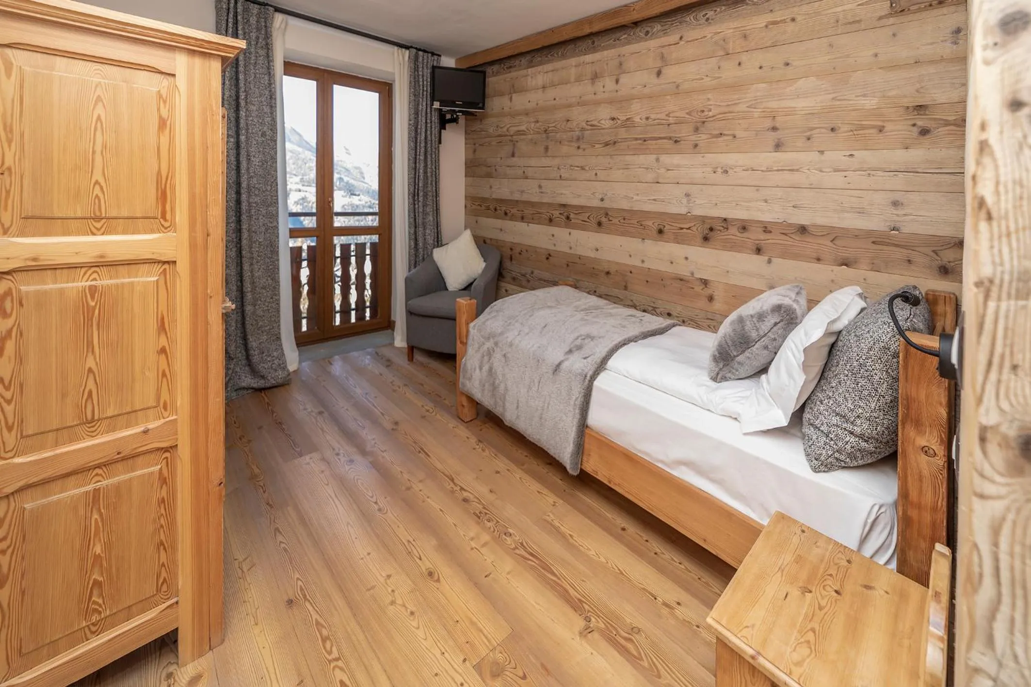 Bed in Hotel Stella Alpina