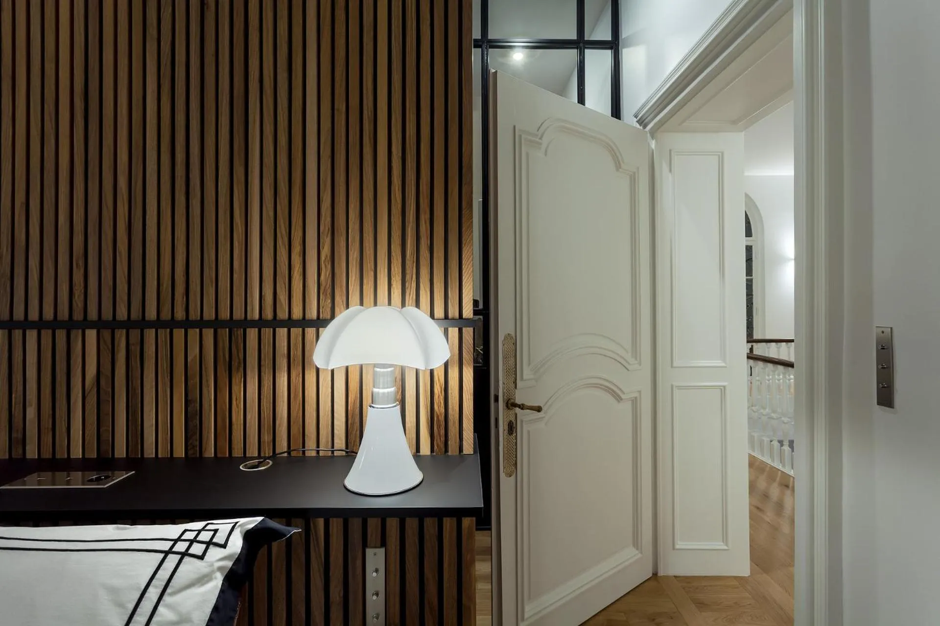 Decorative detail, Bed in Villa Camoufle