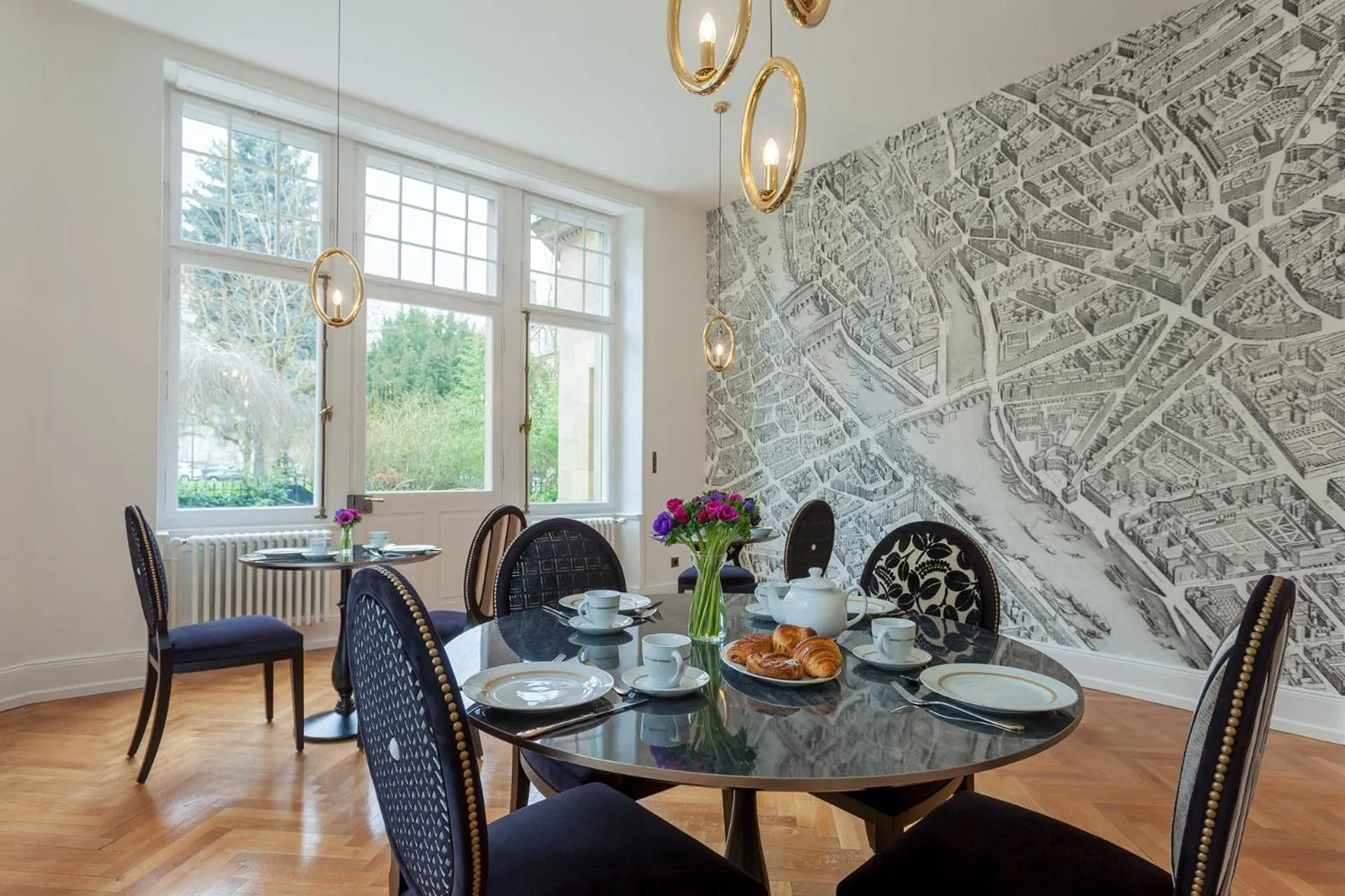 Breakfast in Villa Camoufle