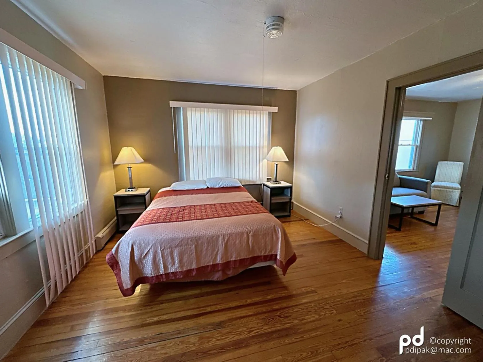 Bed in Travel Inn & Suites Flemington