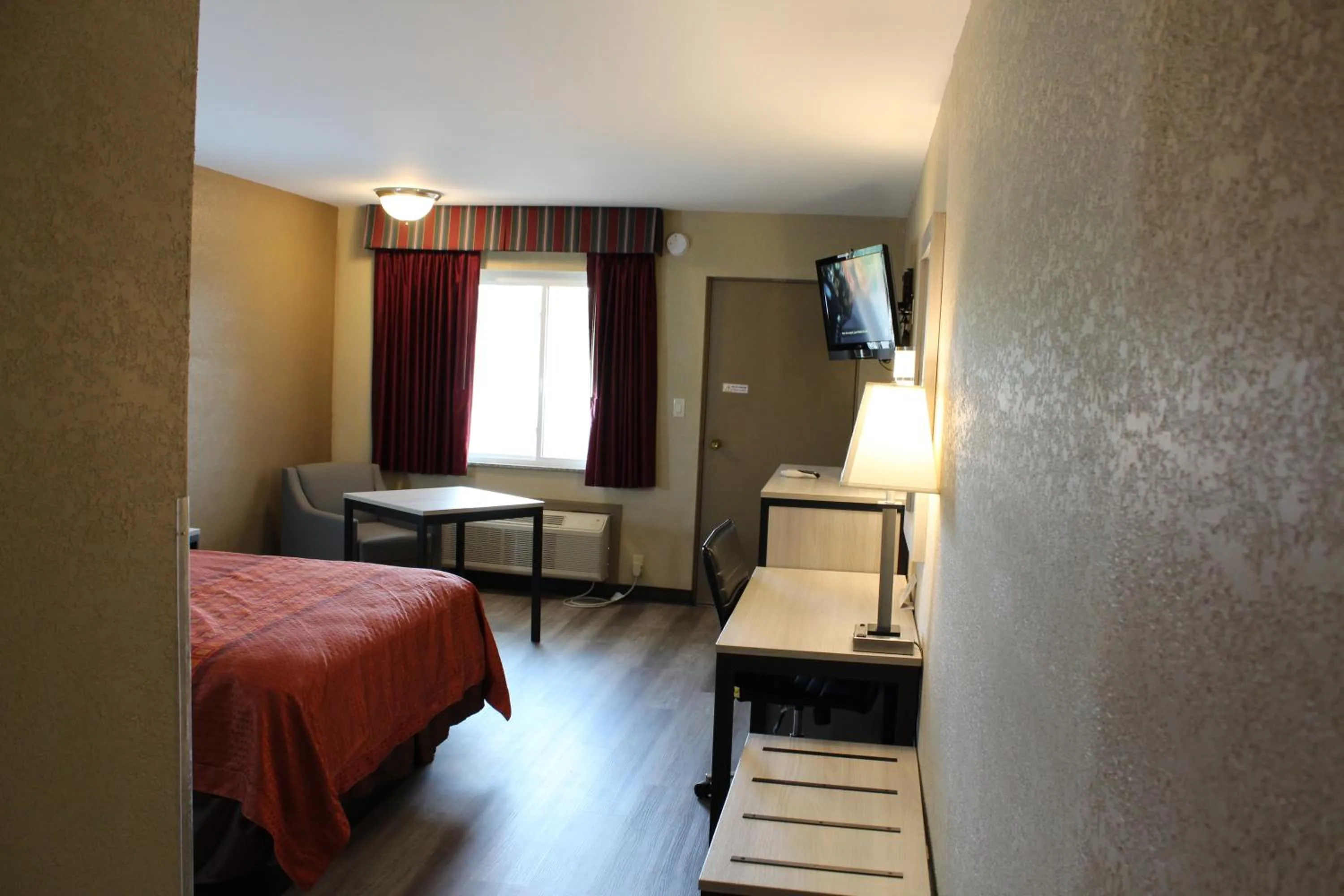 TV and multimedia, Bed in Travel Inn & Suites Flemington