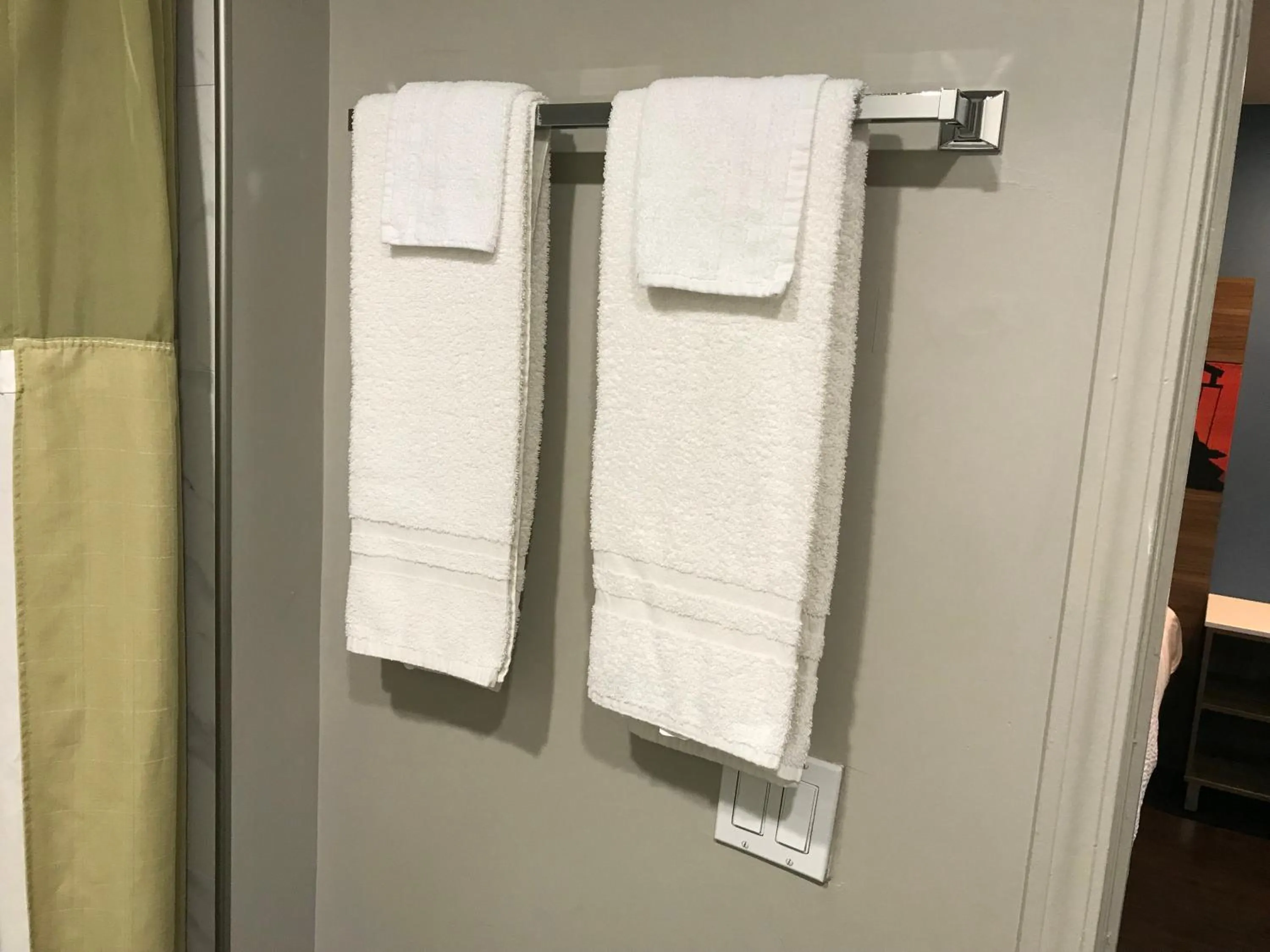 Bathroom in Hyland Inn Brea