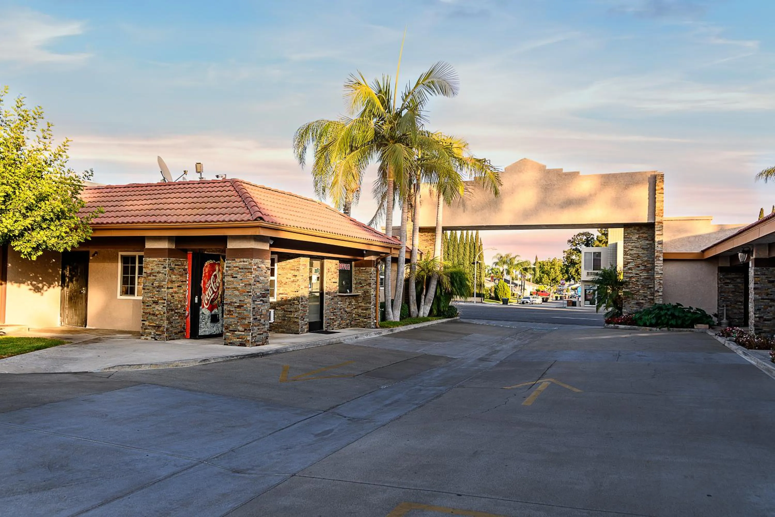 Property building in Hyland Inn Brea