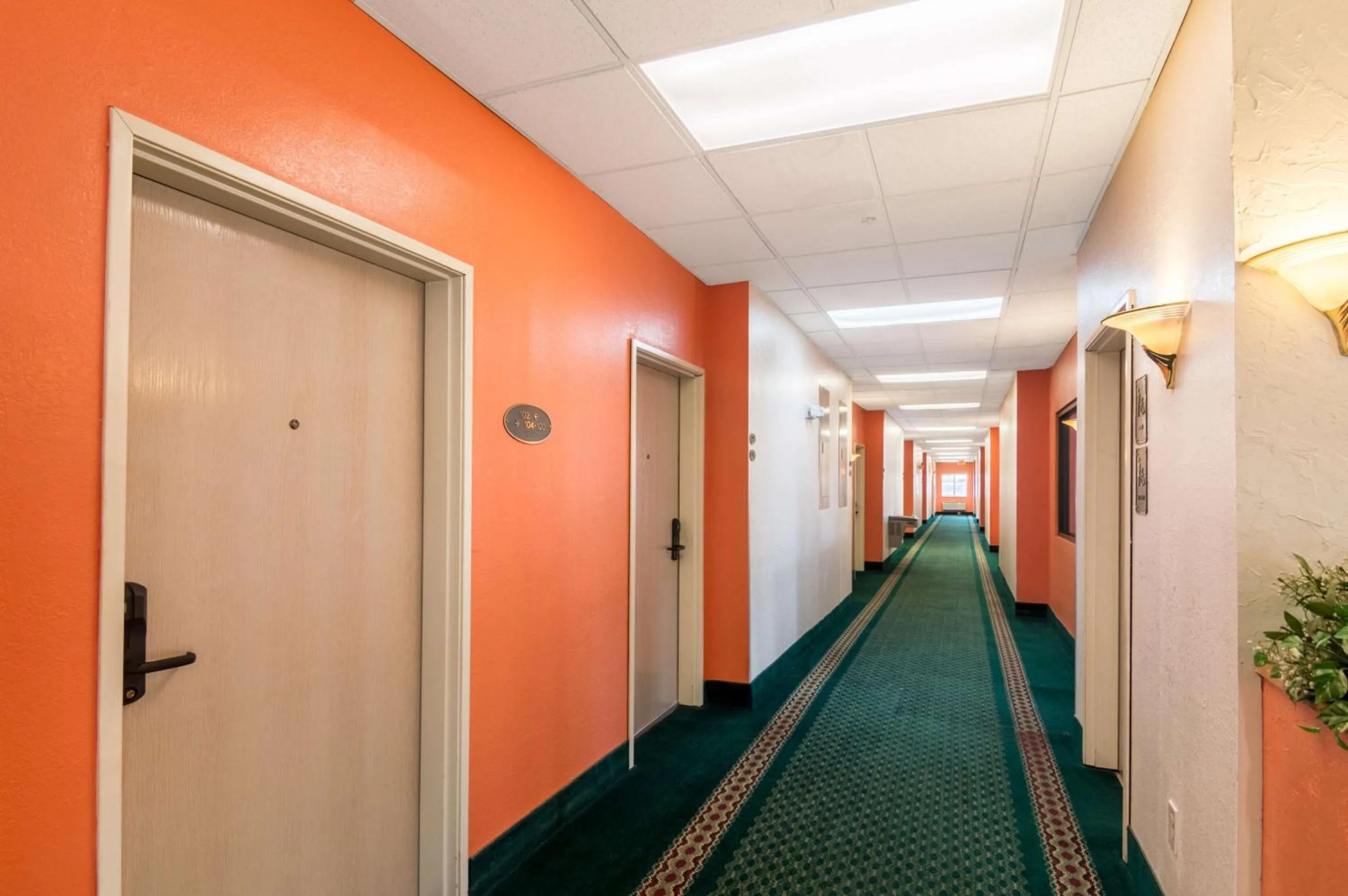 Photo of the whole room in Motel 6-Oklahoma City, OK