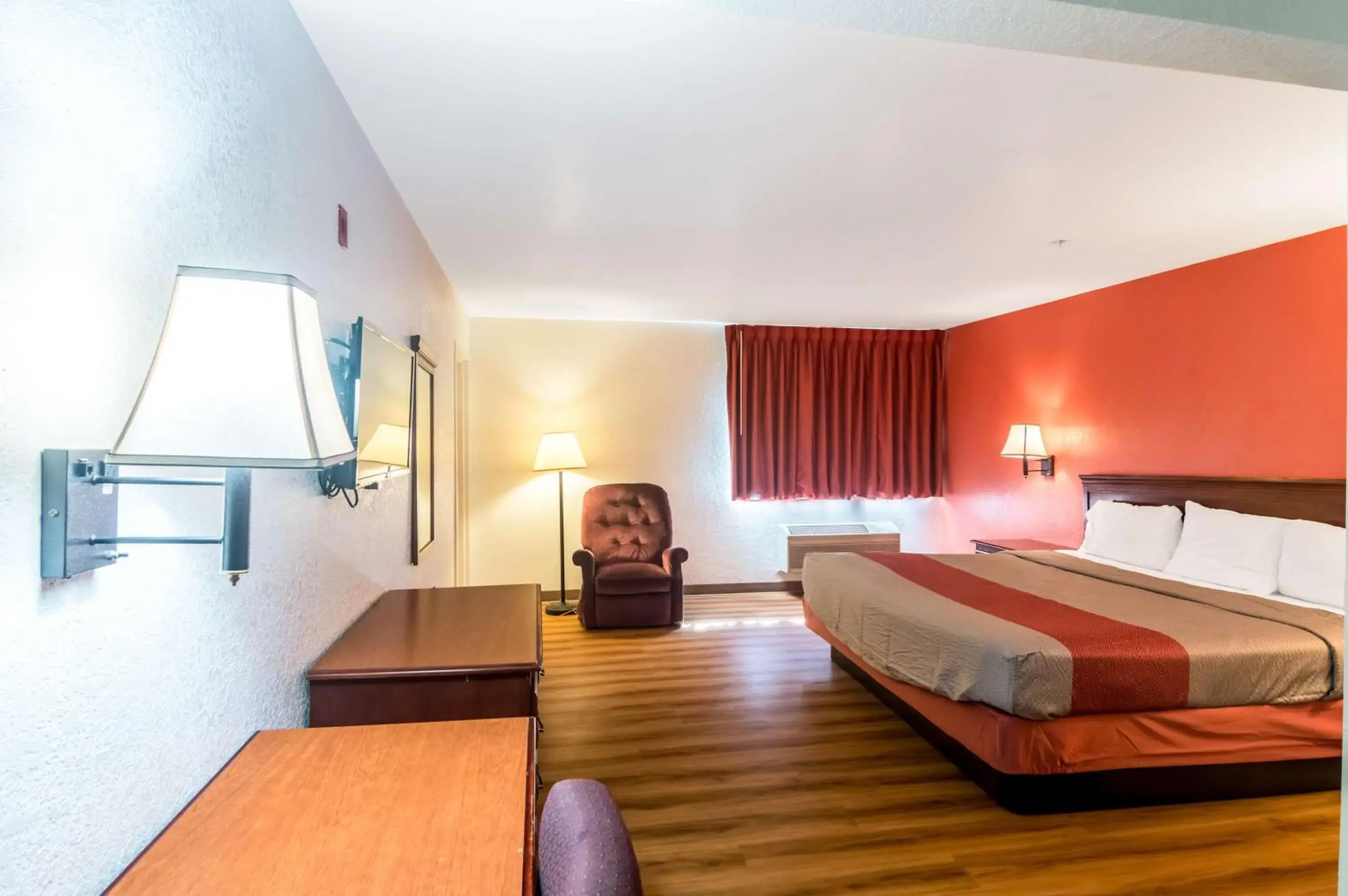 People, Bed in Motel 6-Oklahoma City, OK People, Bed in Motel 6-Oklahoma City, OK