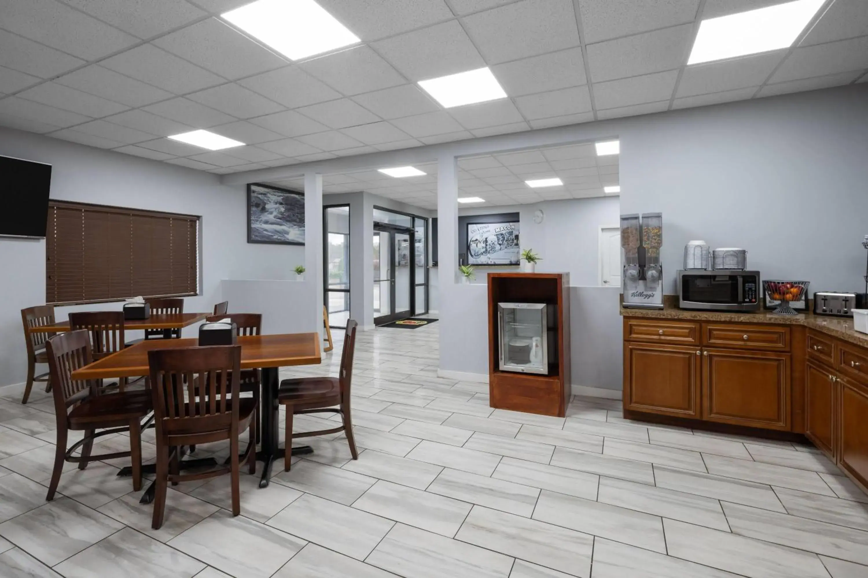 Lobby or reception in Super 8 by Wyndham Macon West Lobby or reception in Super 8 by Wyndham Macon West