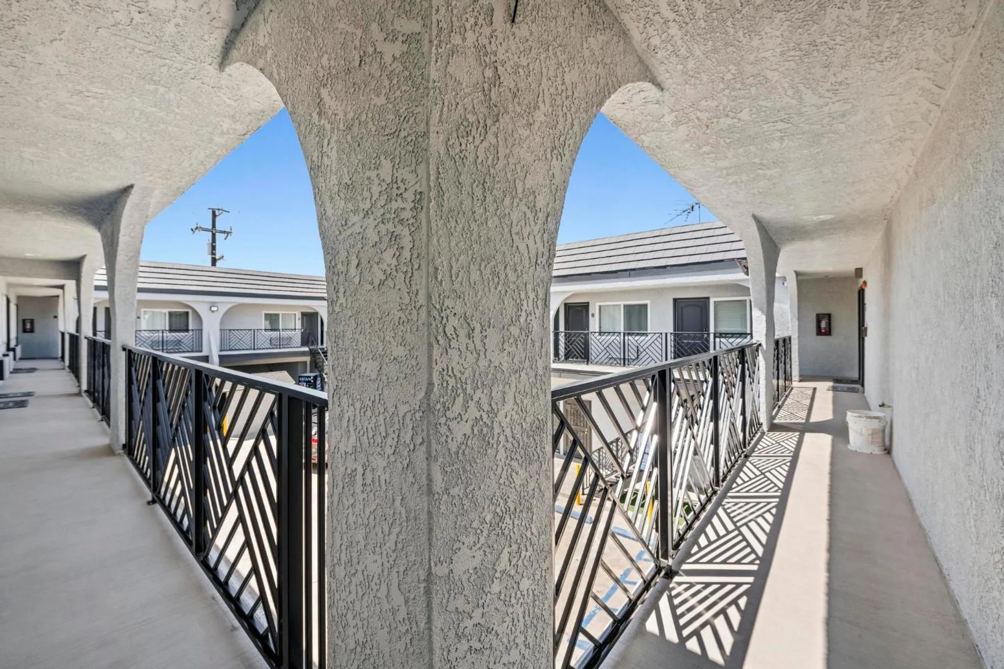 Property building in Hyland Inn Long Beach