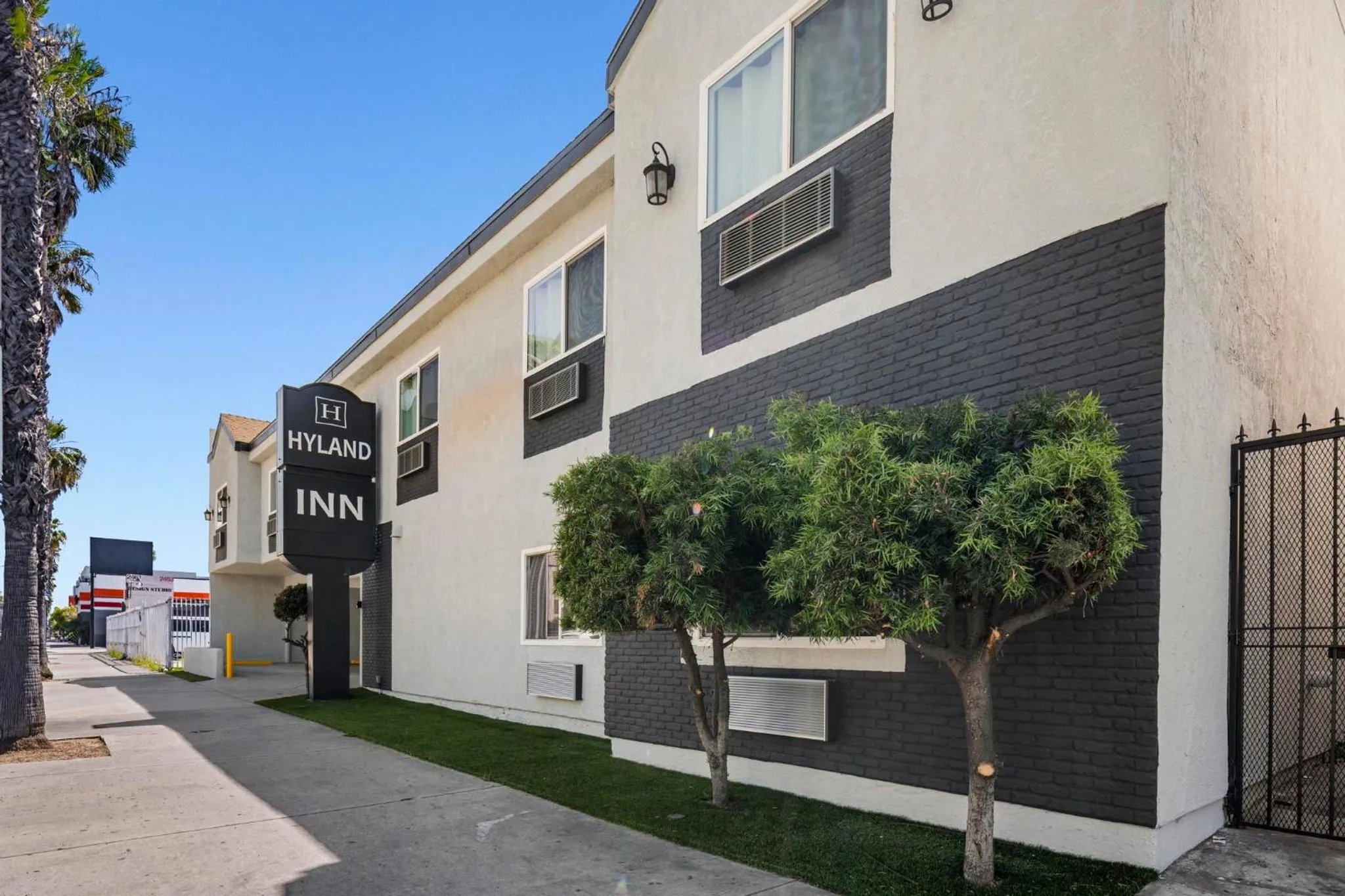 Street view in Hyland Inn Long Beach