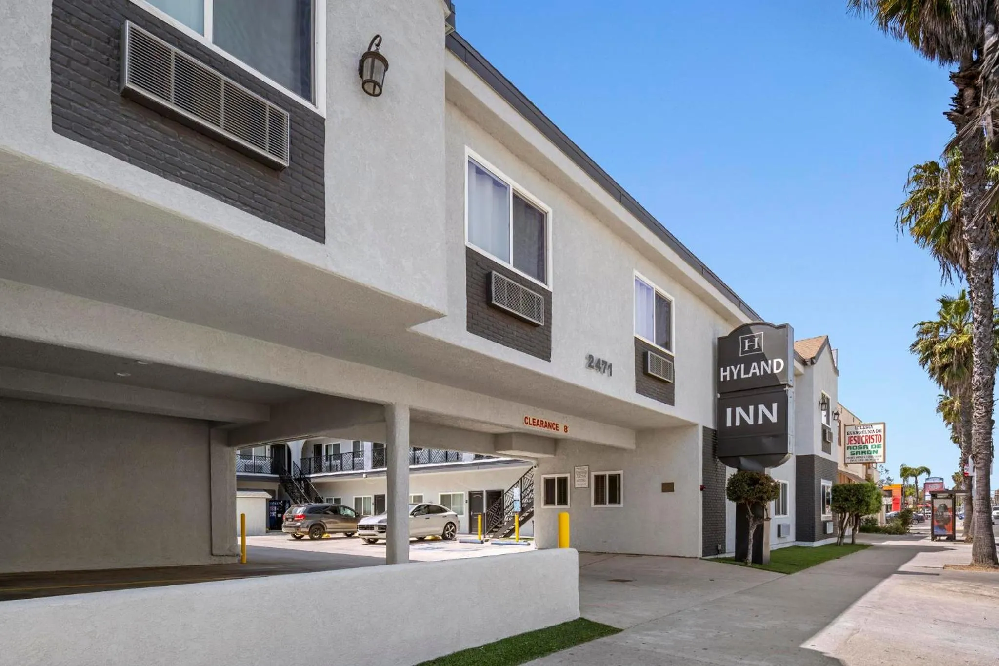 Property building in Hyland Inn Long Beach