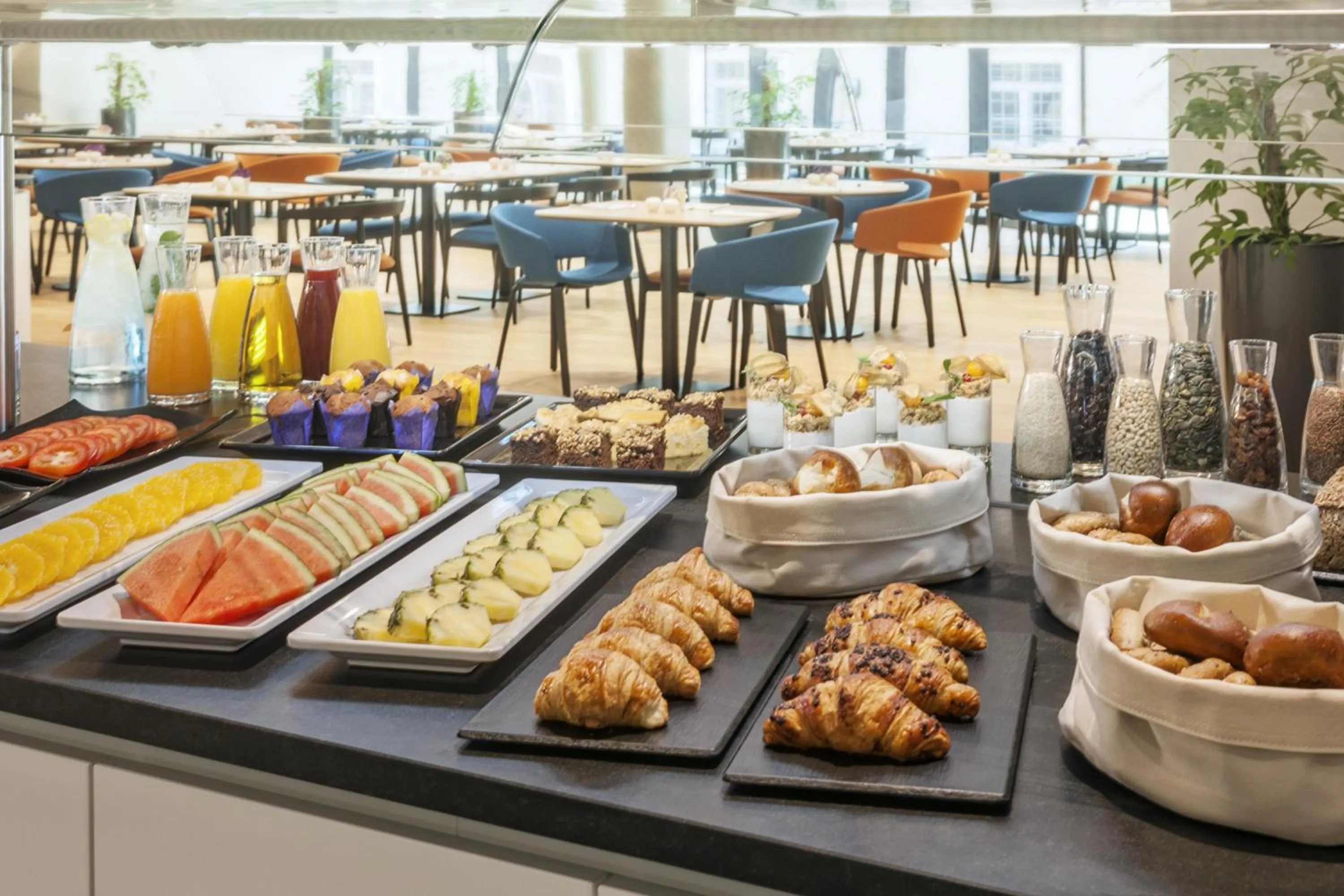 Restaurant/places to eat in NH Graz City