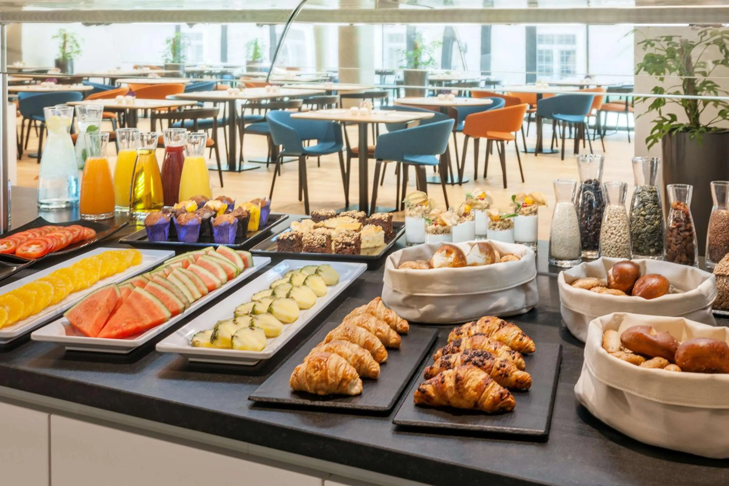 Restaurant/places to eat in NH Graz City