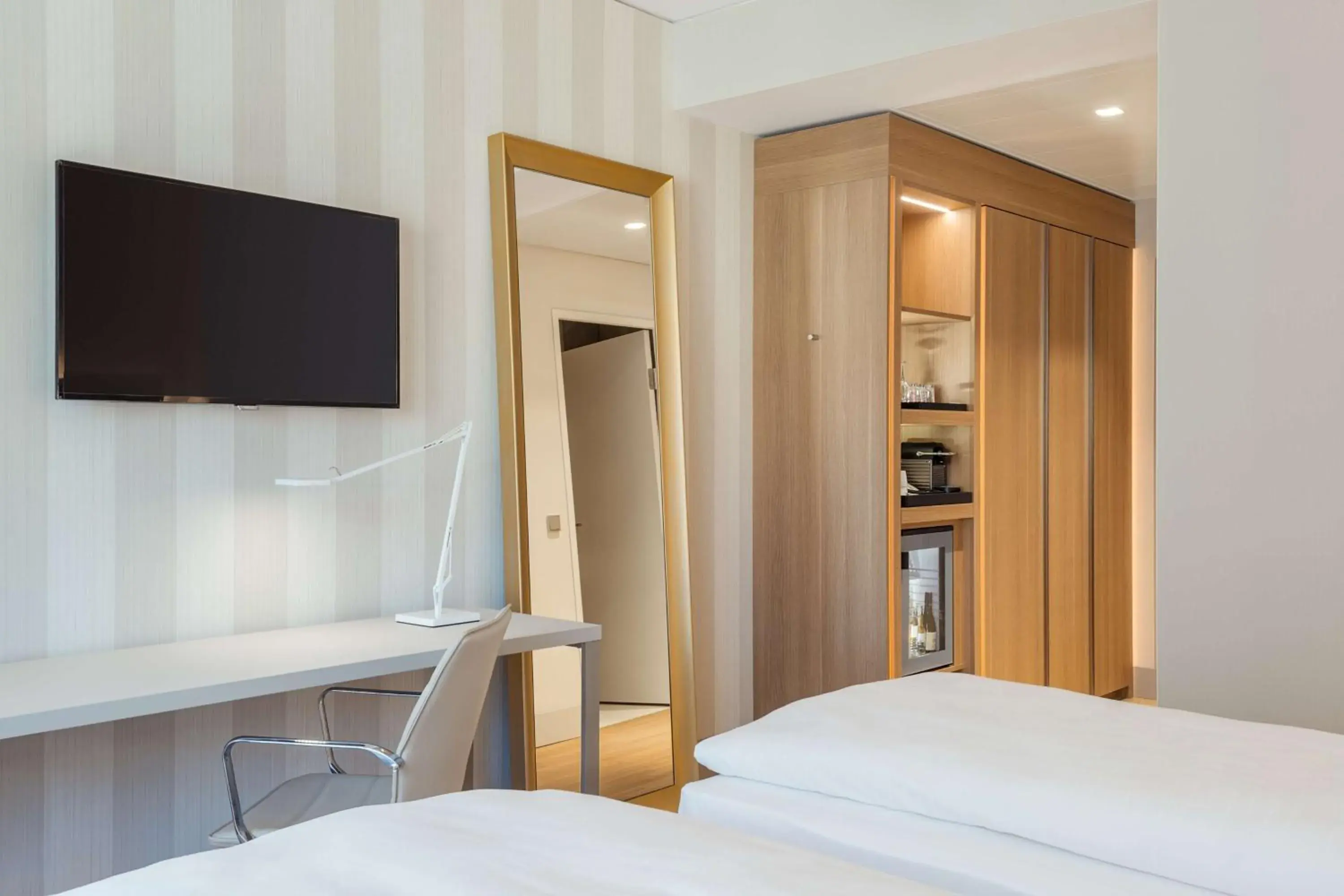 Photo of the whole room, Bed in NH Graz City Photo of the whole room, Bed in NH Graz City