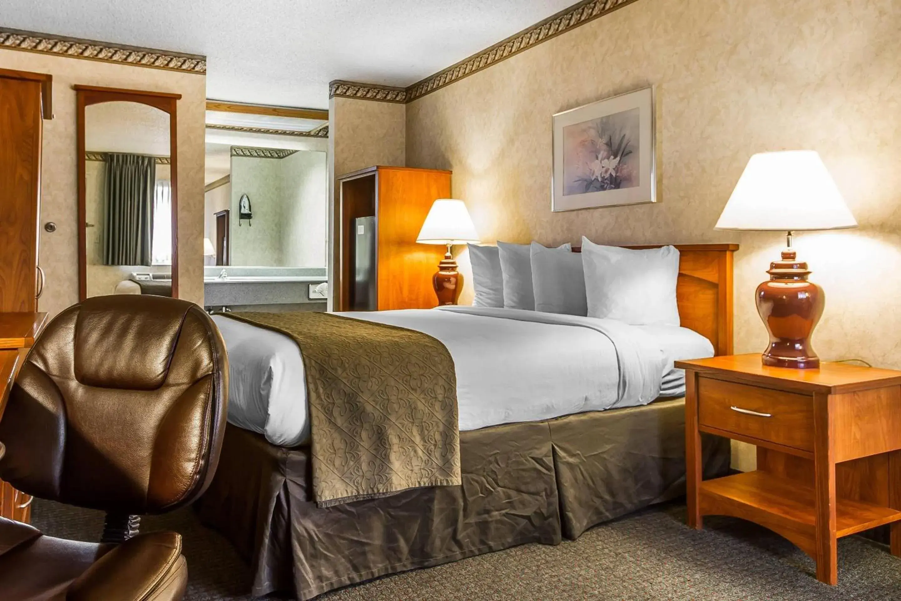 Bedroom, Bed in Quality Inn & Suites Silicon Valley Bedroom, Bed in Quality Inn & Suites Silicon Valley