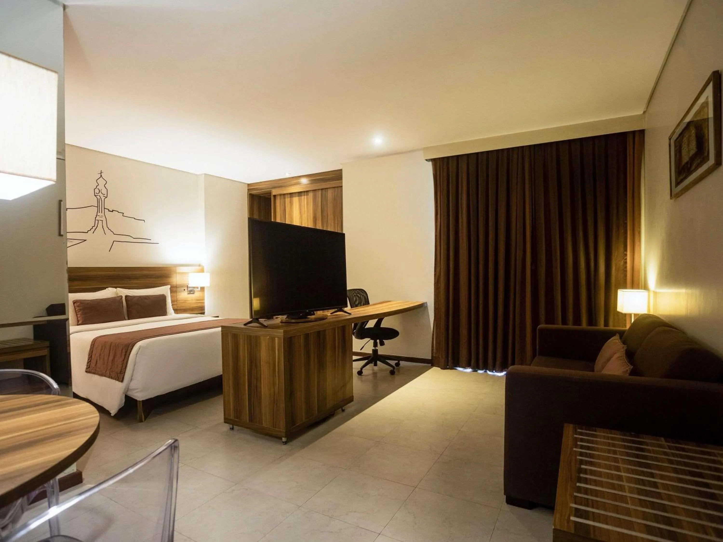 Property building, Bed in Mercure Belem Boulevard