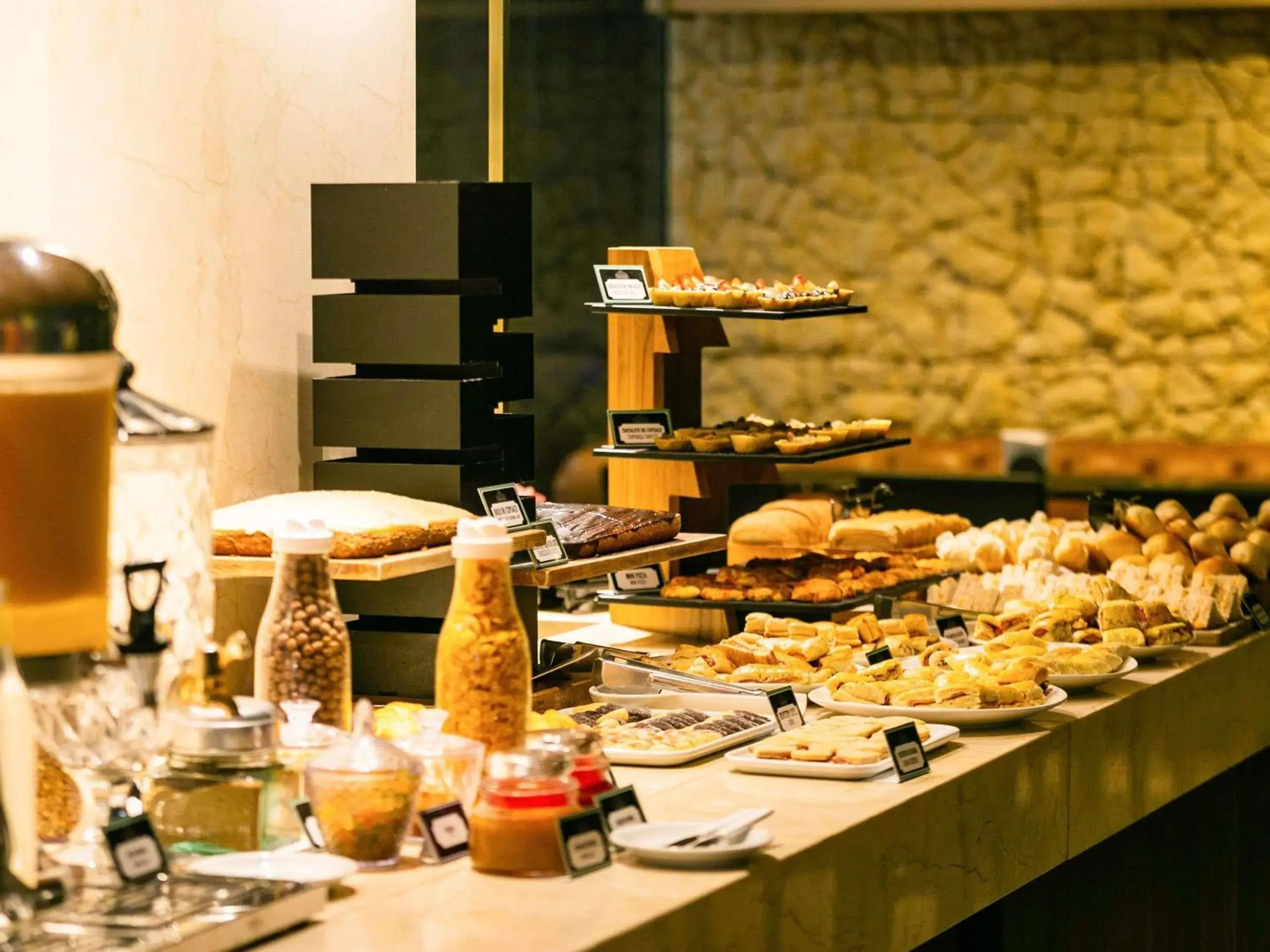 Property building in Mercure Belem Boulevard Property building in Mercure Belem Boulevard