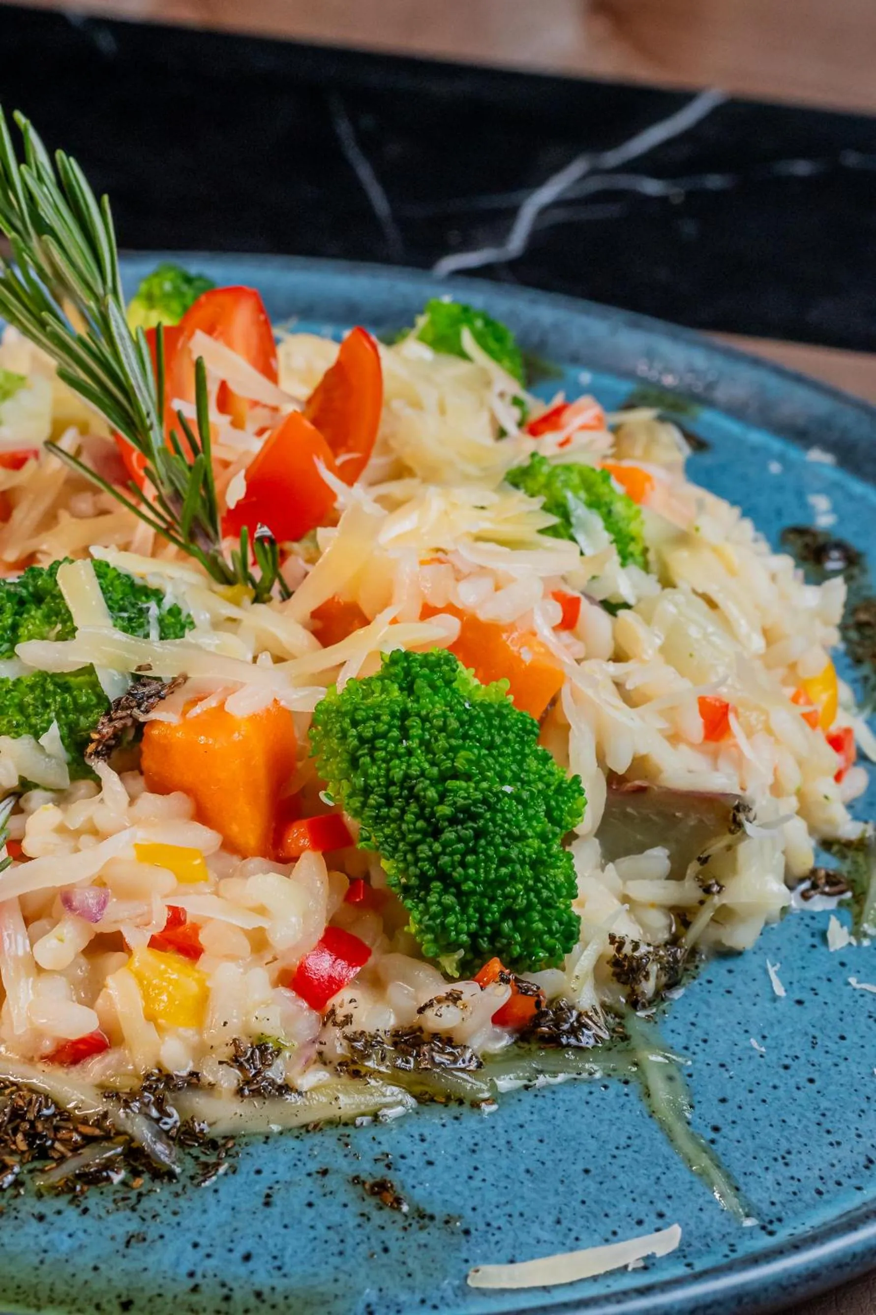 Restaurant/places to eat in Mercure Belem Boulevard