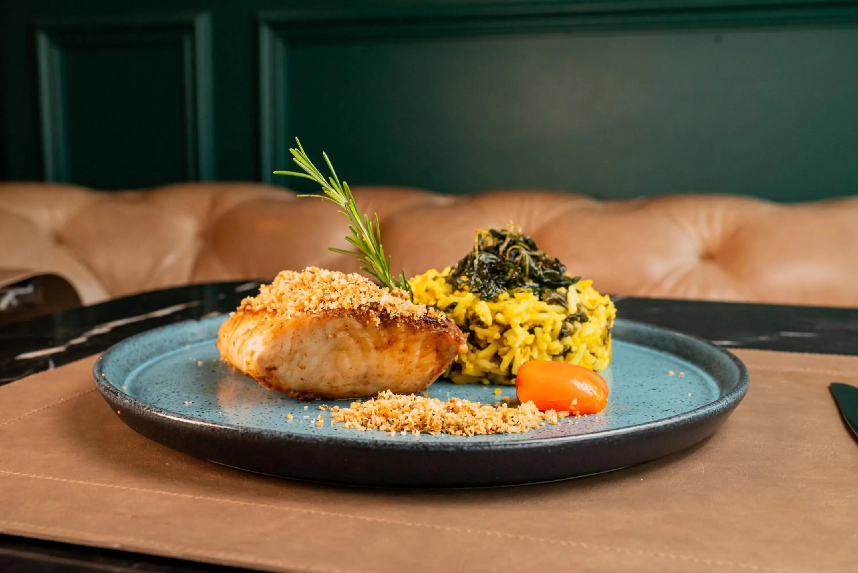 Restaurant/places to eat in Mercure Belem Boulevard