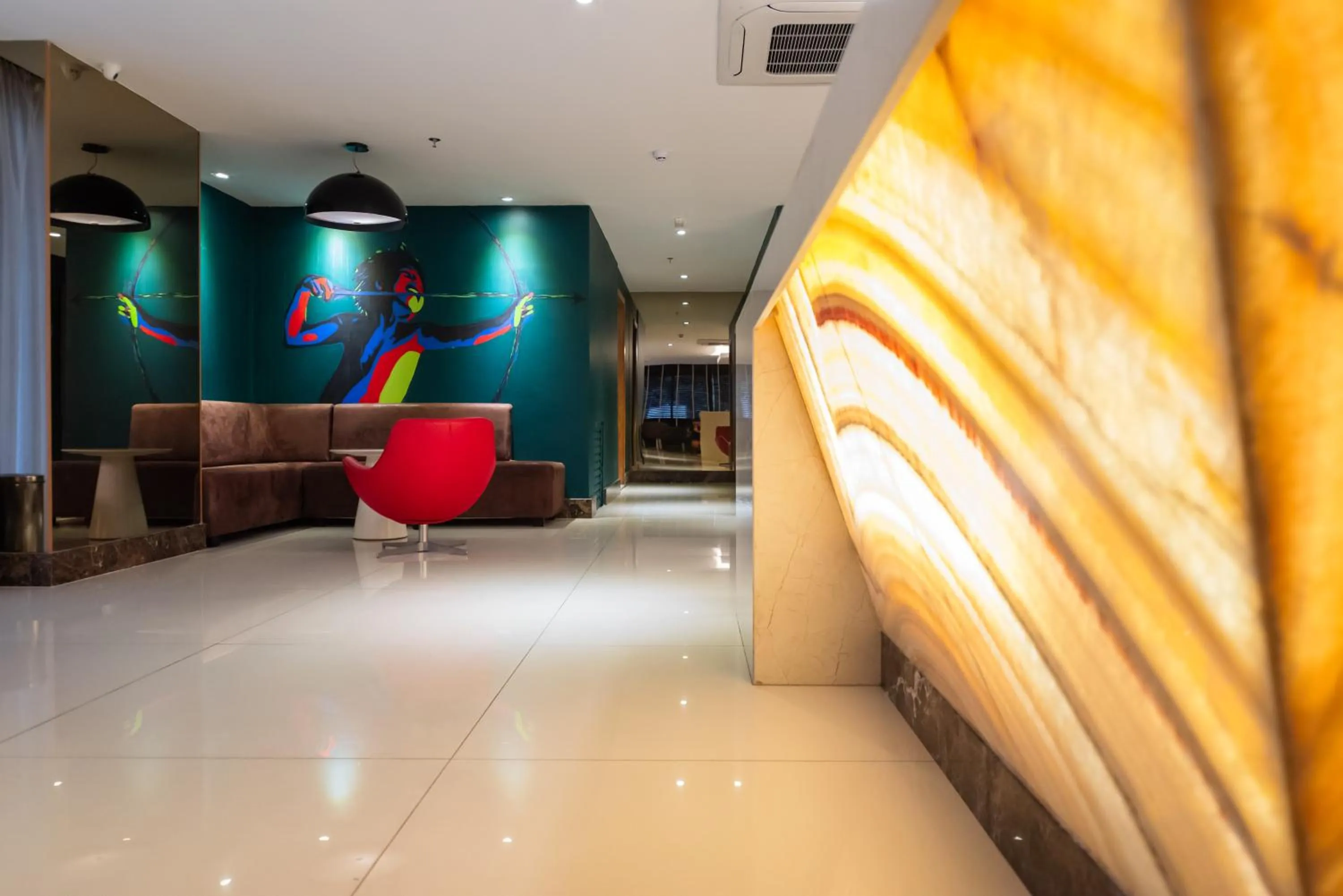 Lounge or bar in Mercure Belem Boulevard