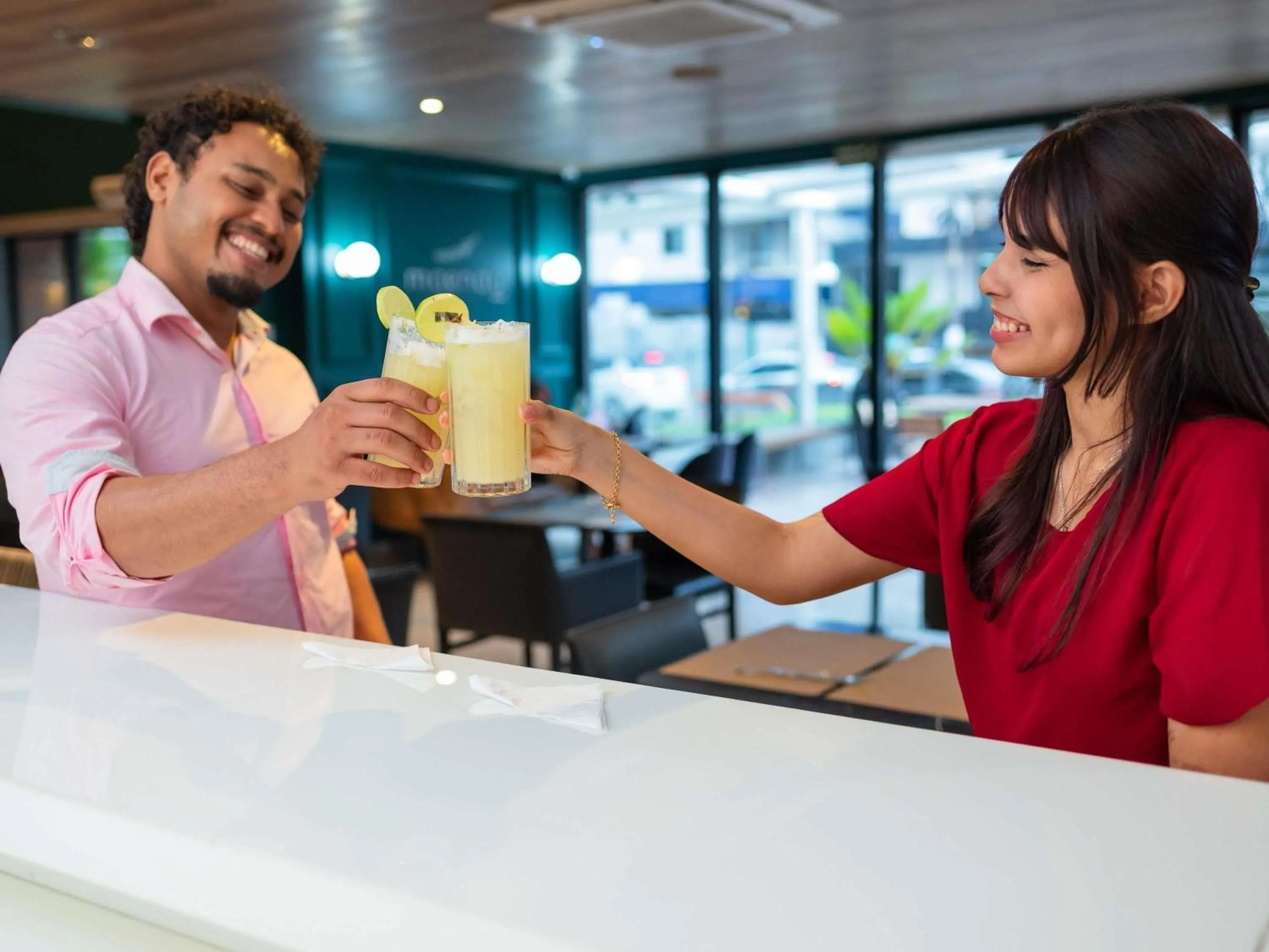 Restaurant/places to eat in Mercure Belem Boulevard