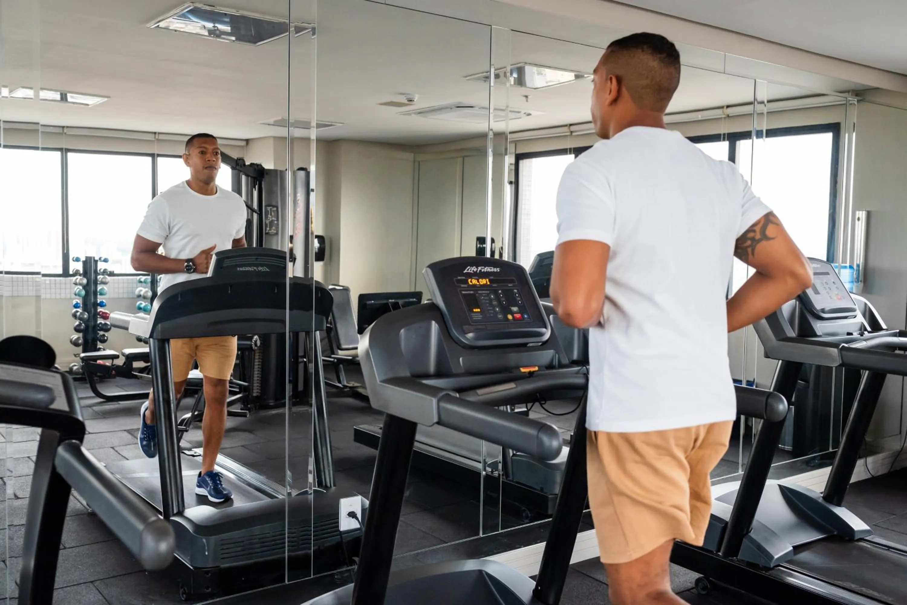 People in Mercure Belem Boulevard