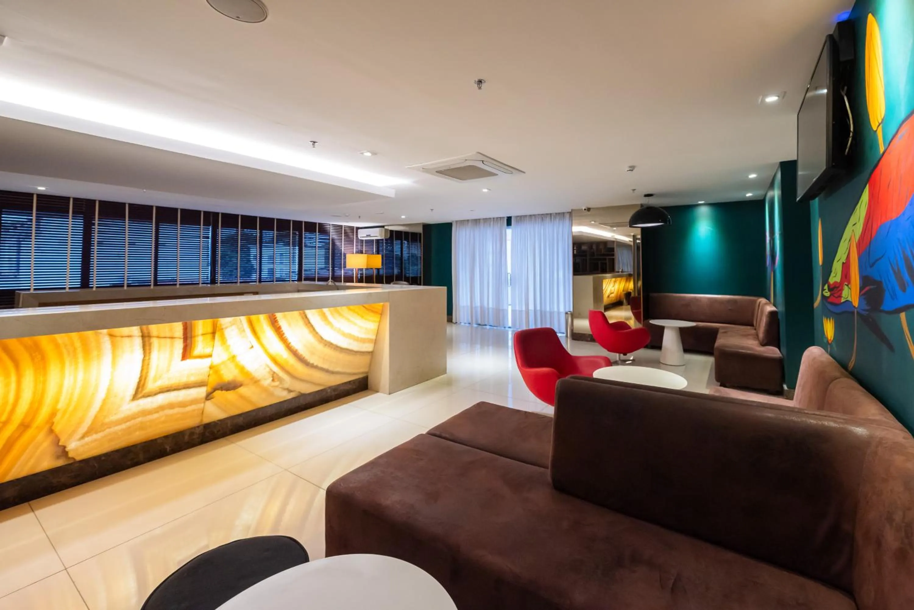 Lounge or bar in Mercure Belem Boulevard