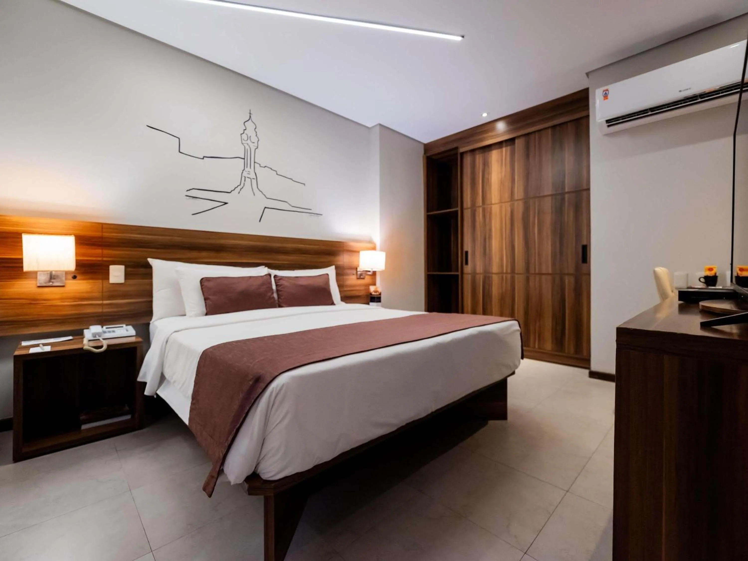Bedroom, Bed in Mercure Belem Boulevard