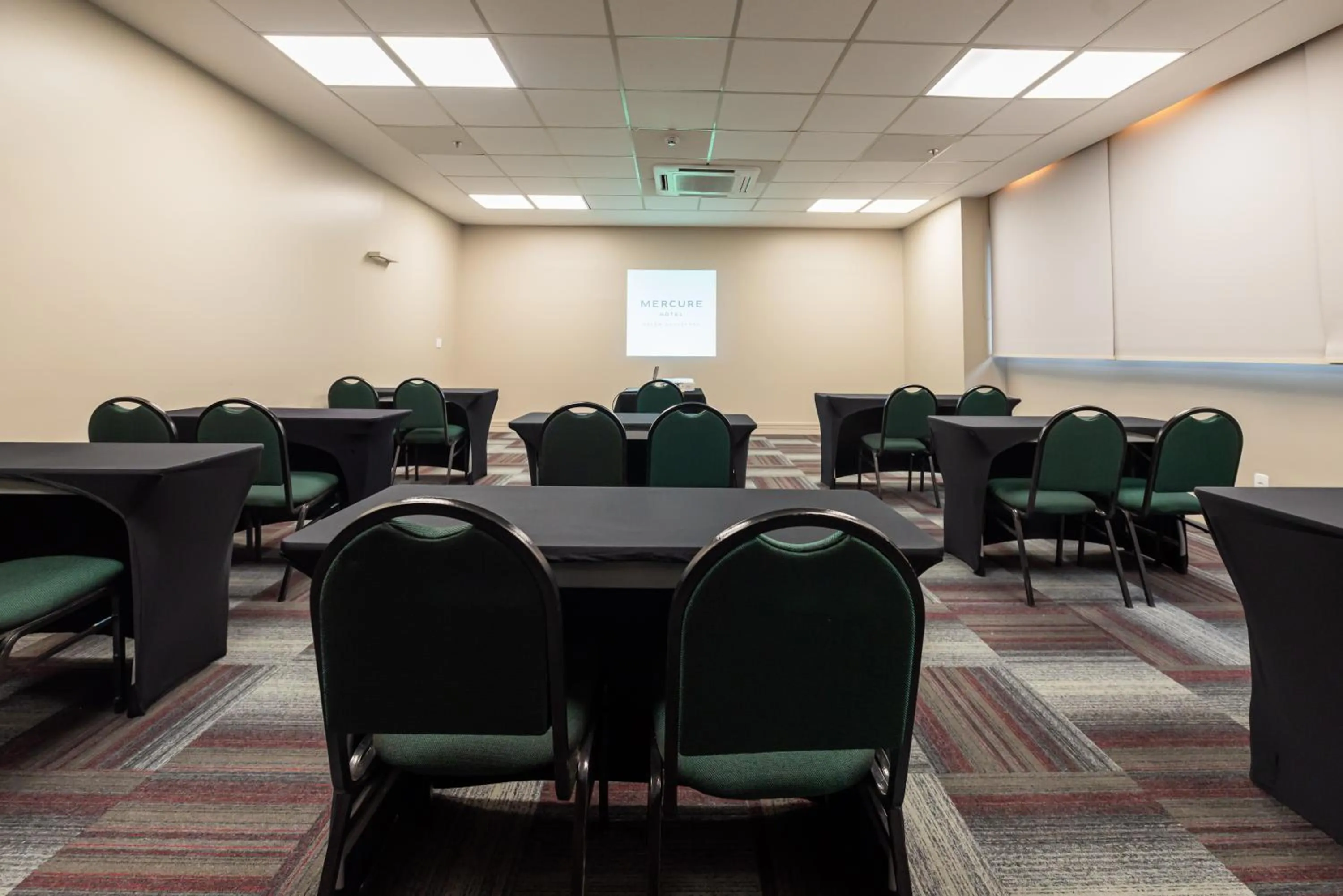 Banquet/Function facilities in Mercure Belem Boulevard