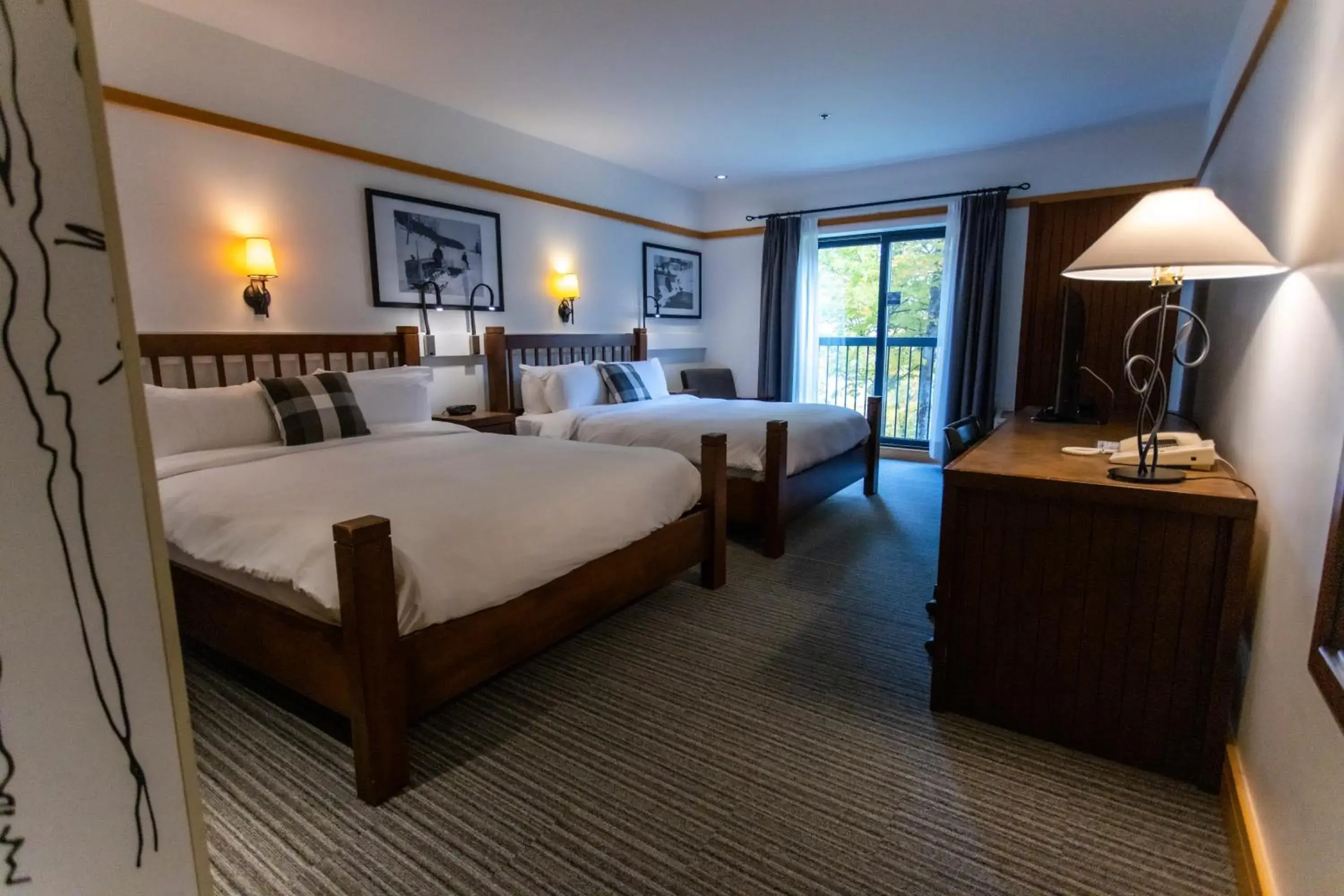 Superior 2 Queen Beds Room with Lake View in Station Touristique Duchesnay - Sepaq Superior 2 Queen Beds Room with Lake View in Station Touristique Duchesnay - Sepaq