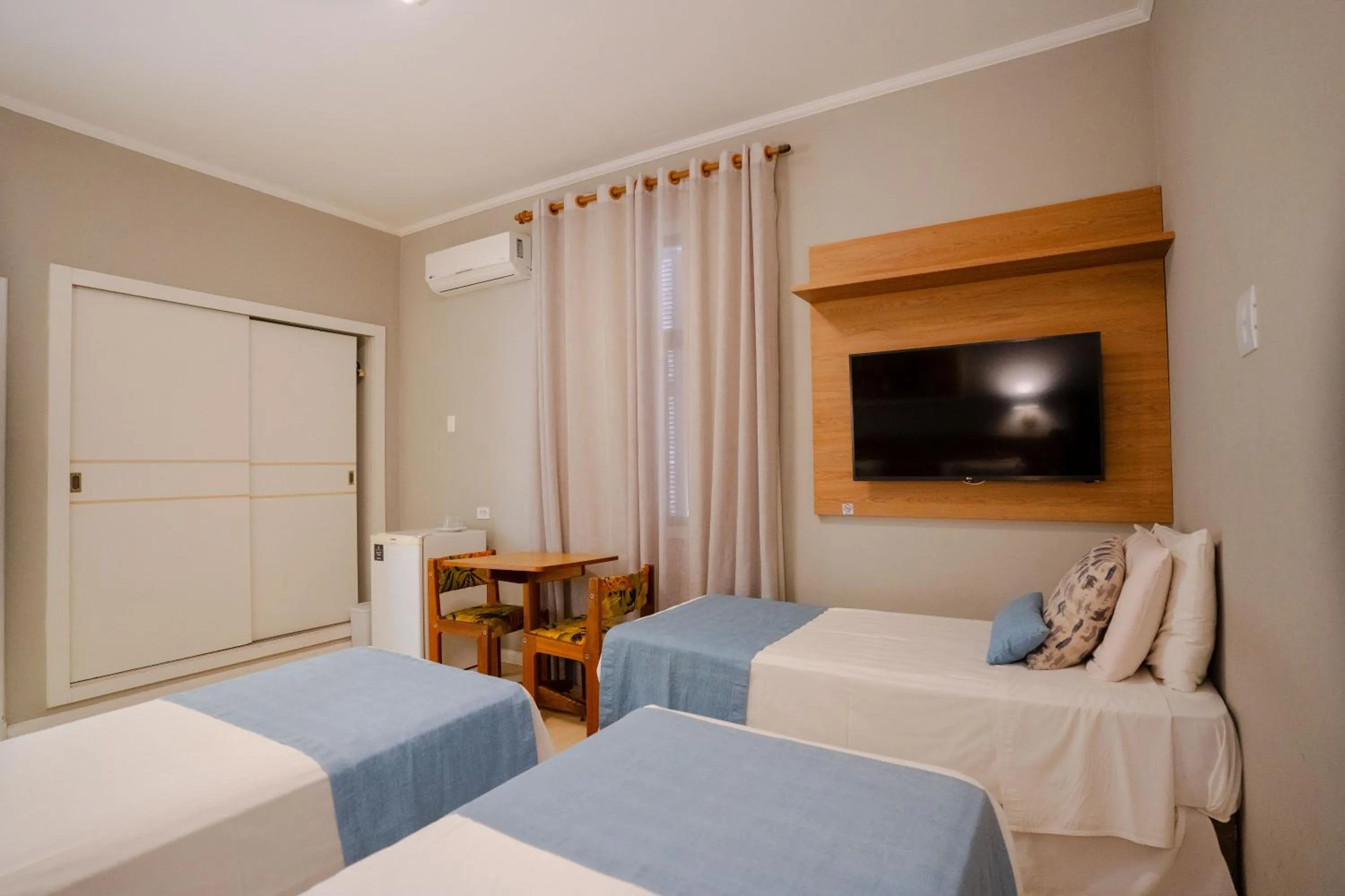 Photo of the whole room, Bed in Hotel Minas Gerais