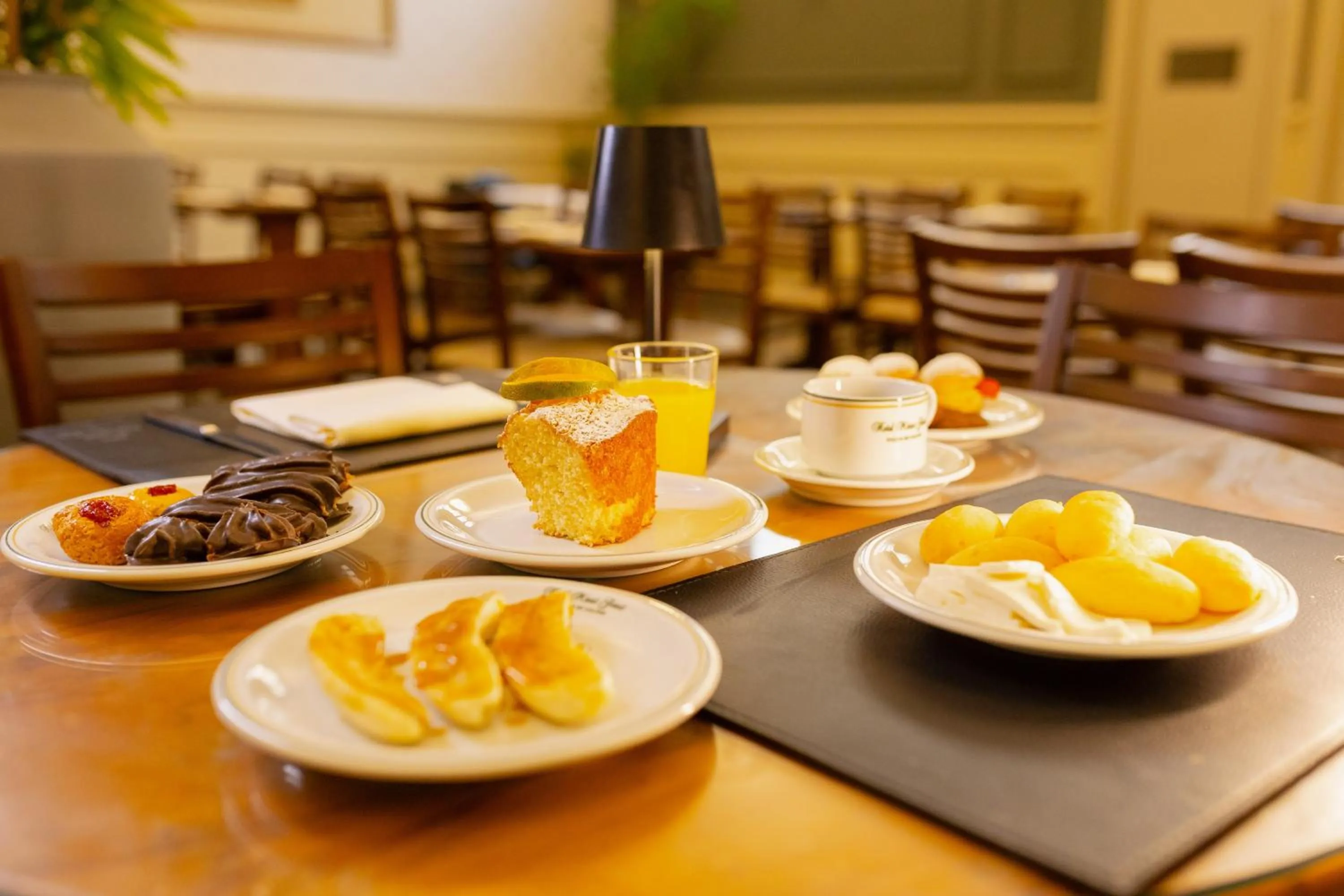 Breakfast in Hotel Minas Gerais