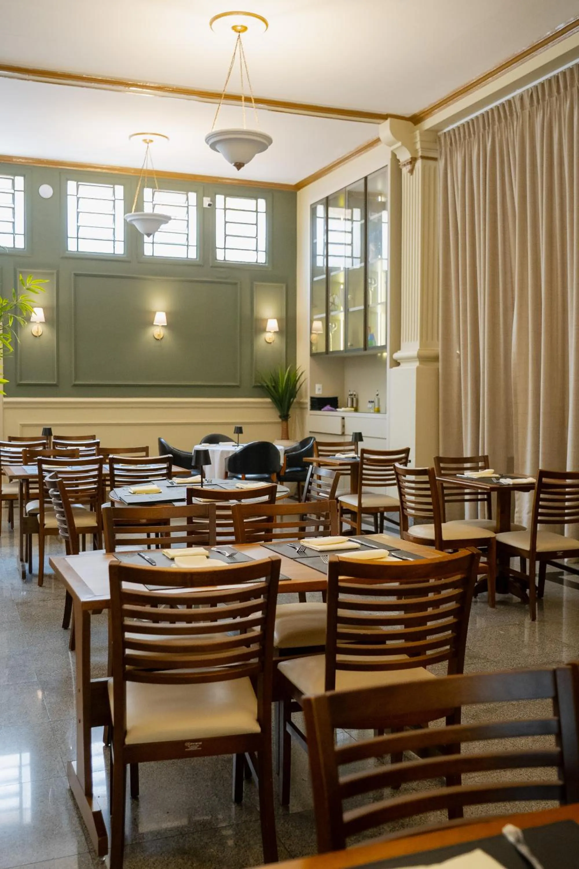 Restaurant/places to eat in Hotel Minas Gerais