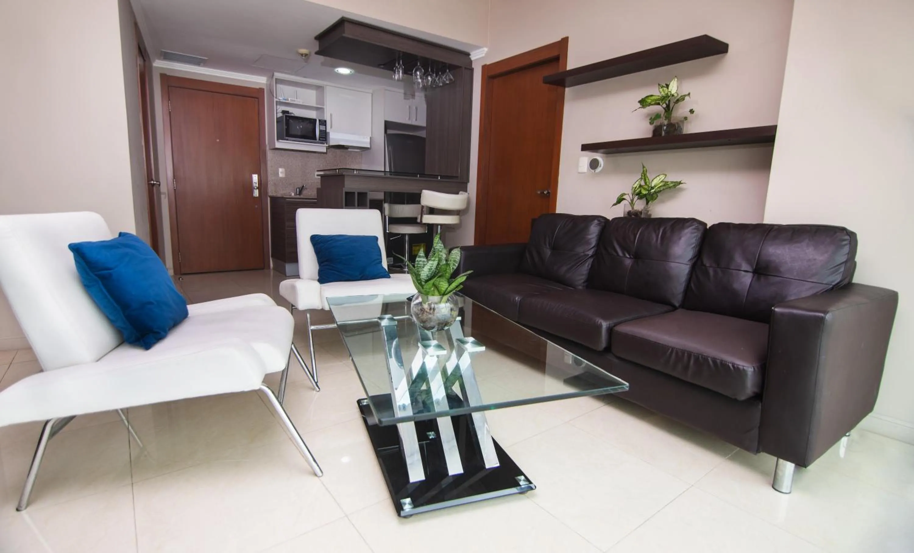 Riverfront I 1, piso 4, suite vista al rio, Puerto Santa Ana, Guayaquil