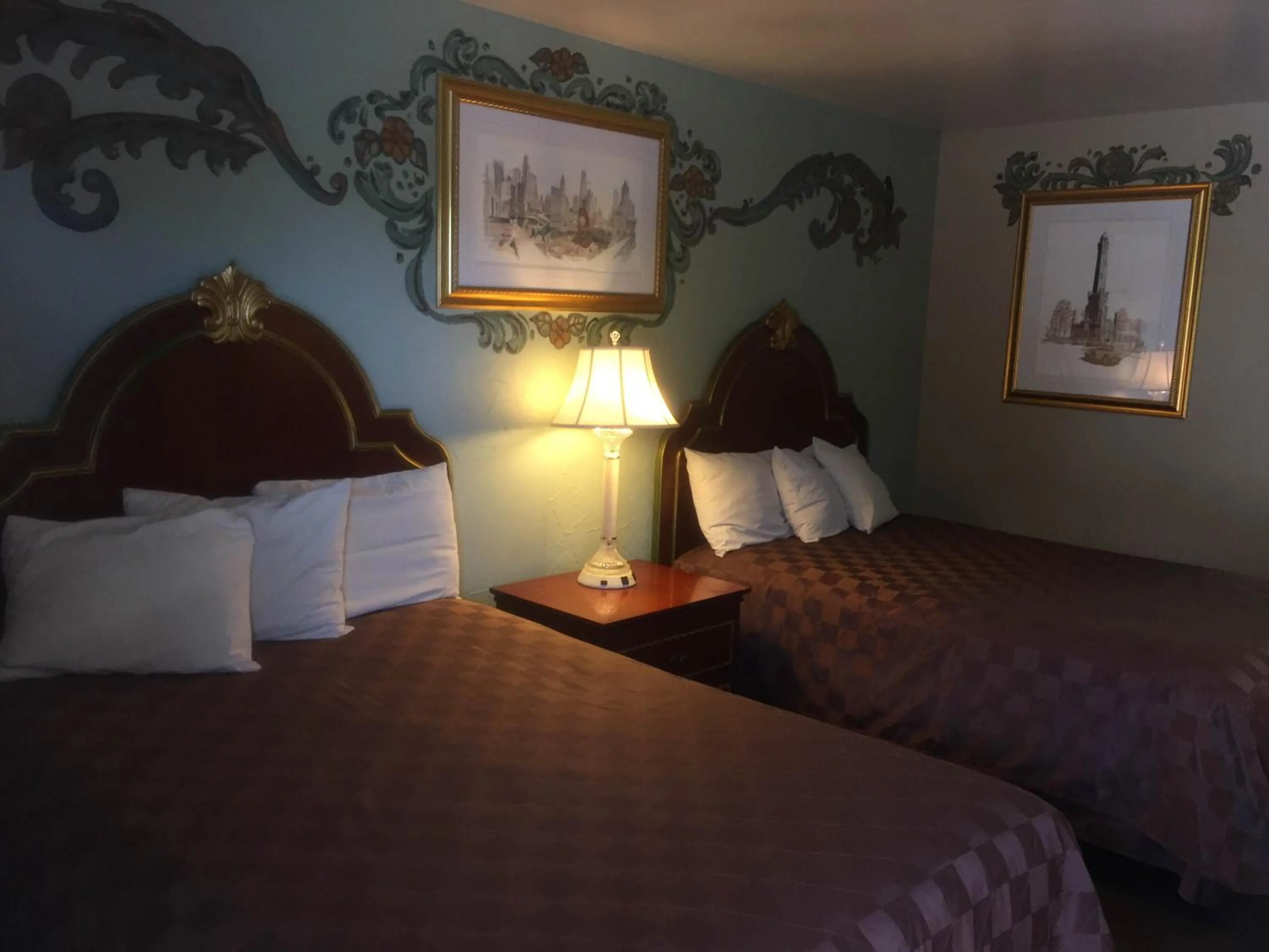 Bed in Americas Best Value Inn - Legend's Inn