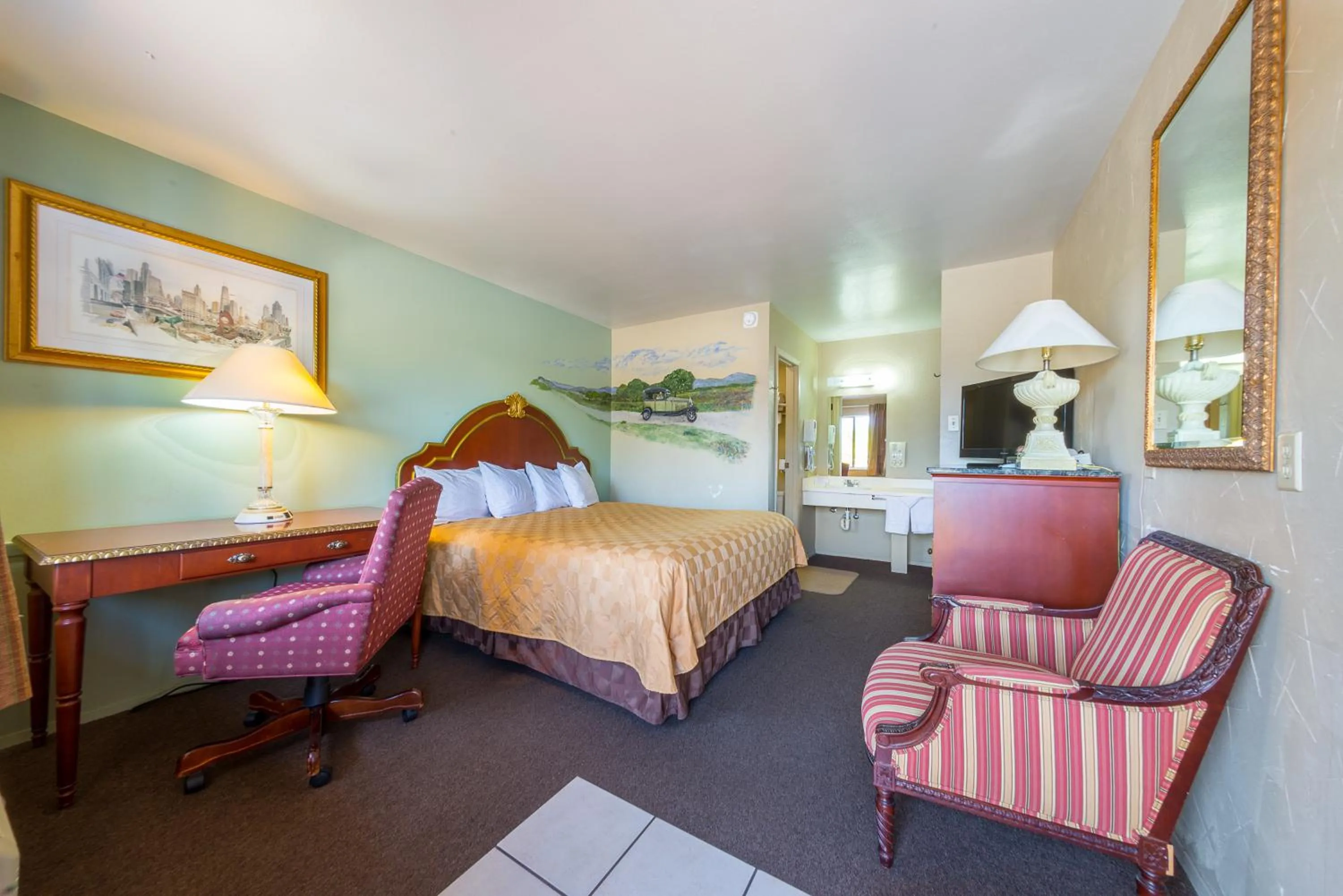 Photo of the whole room, Bed in Americas Best Value Inn - Legend's Inn