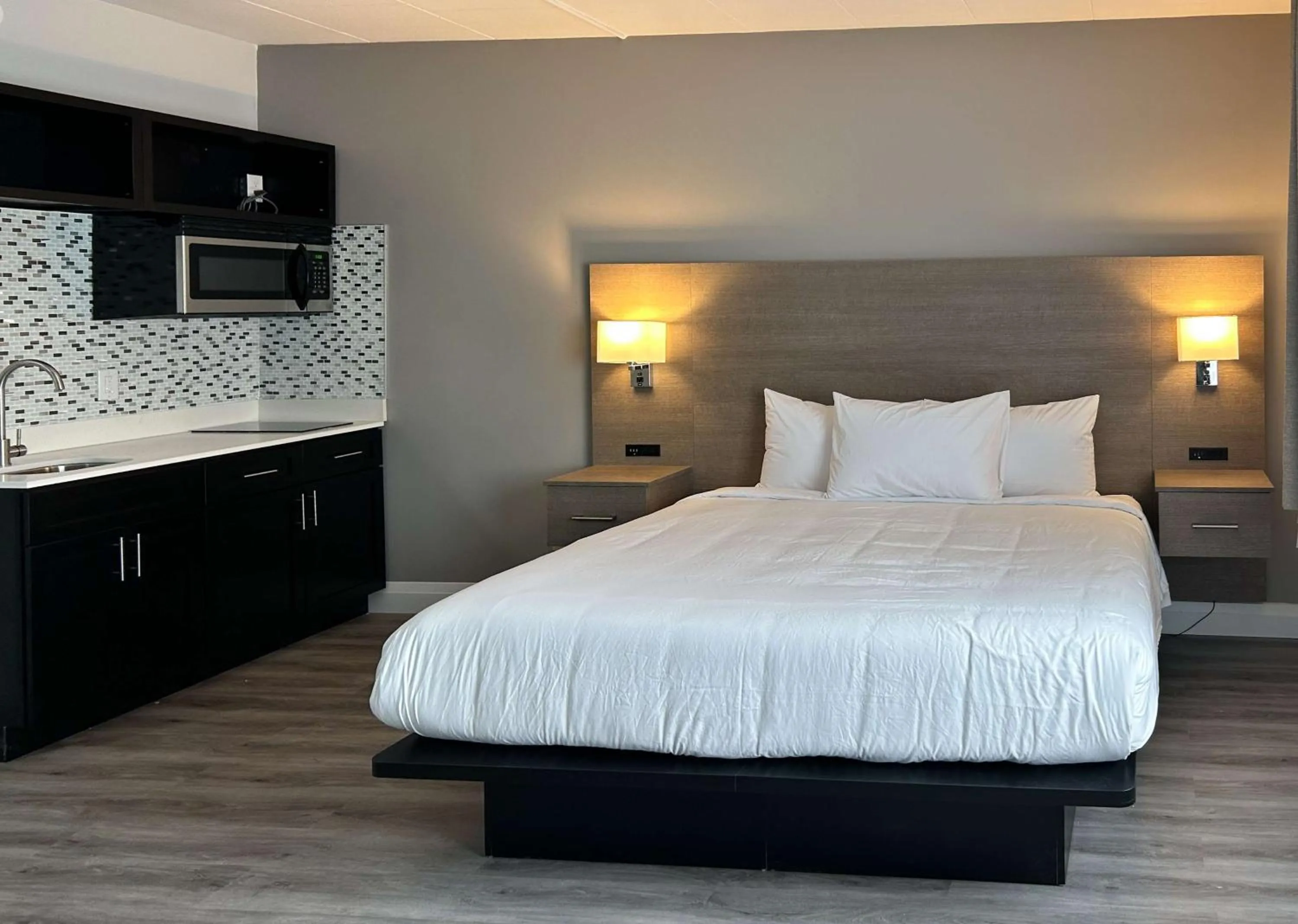 Bedroom, Bed in Motel 6 Sault Ste. Marie, ON