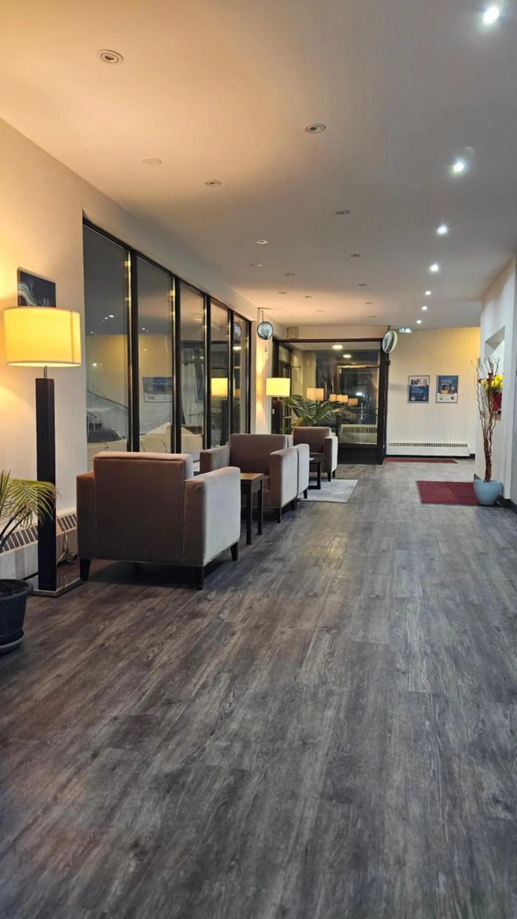 Lobby or reception in Motel 6 Sault Ste. Marie, ON Lobby or reception in Motel 6 Sault Ste. Marie, ON