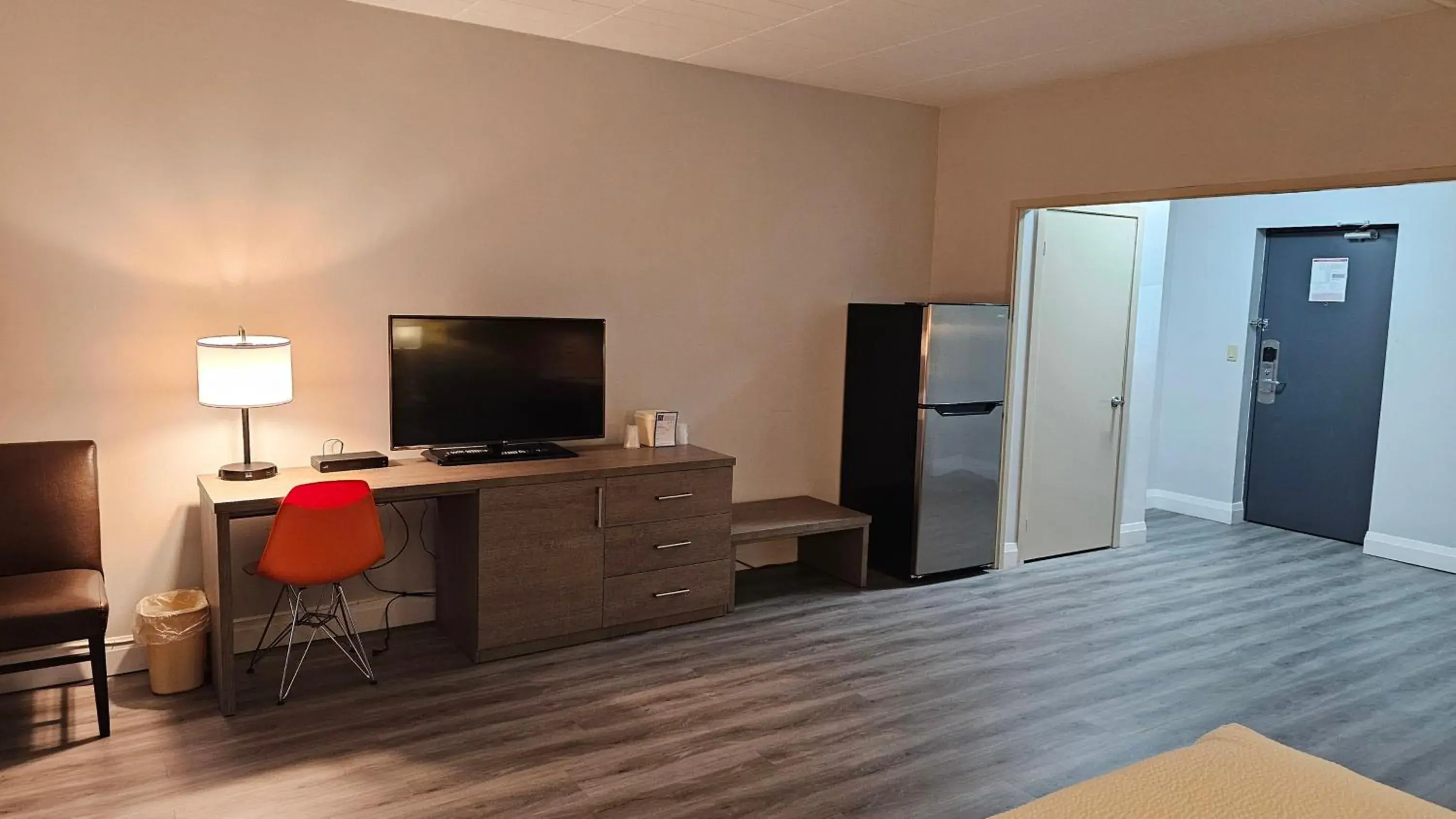 Photo of the whole room in Motel 6 Sault Ste. Marie, ON Photo of the whole room in Motel 6 Sault Ste. Marie, ON