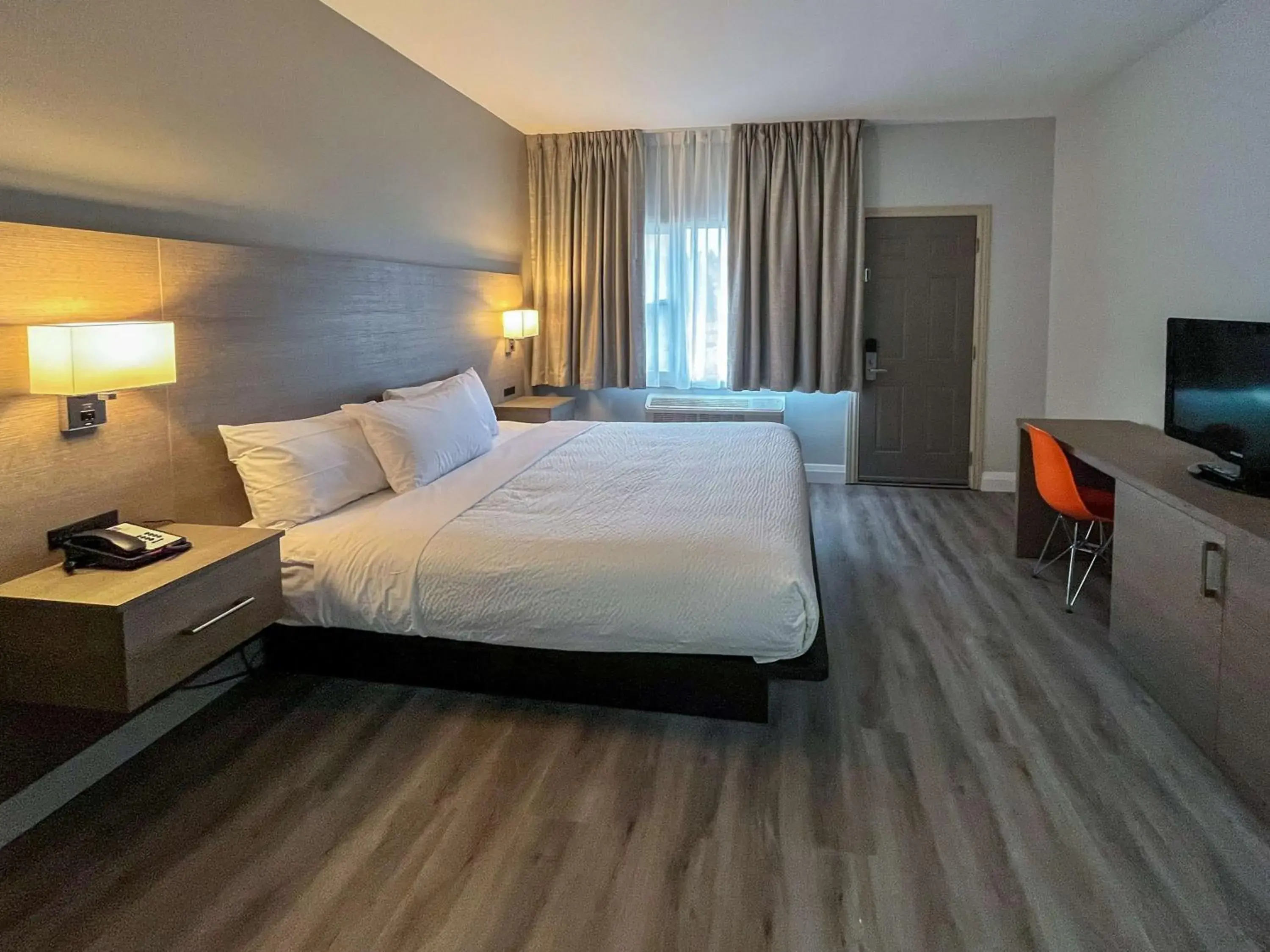 Bedroom, Bed in Motel 6 Sault Ste. Marie, ON Bedroom, Bed in Motel 6 Sault Ste. Marie, ON