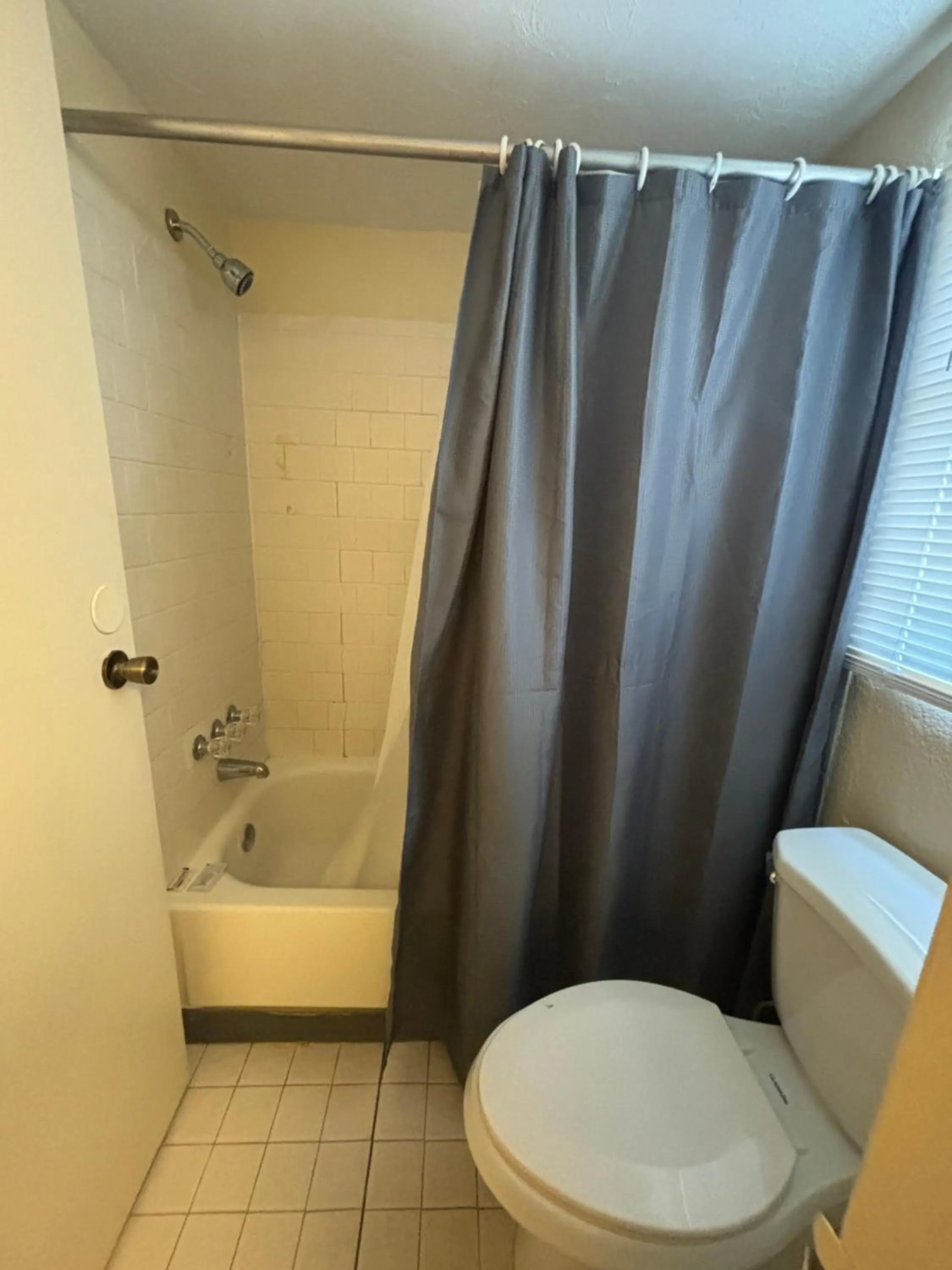 Shower in Jasmine Garden Inn - Lake City