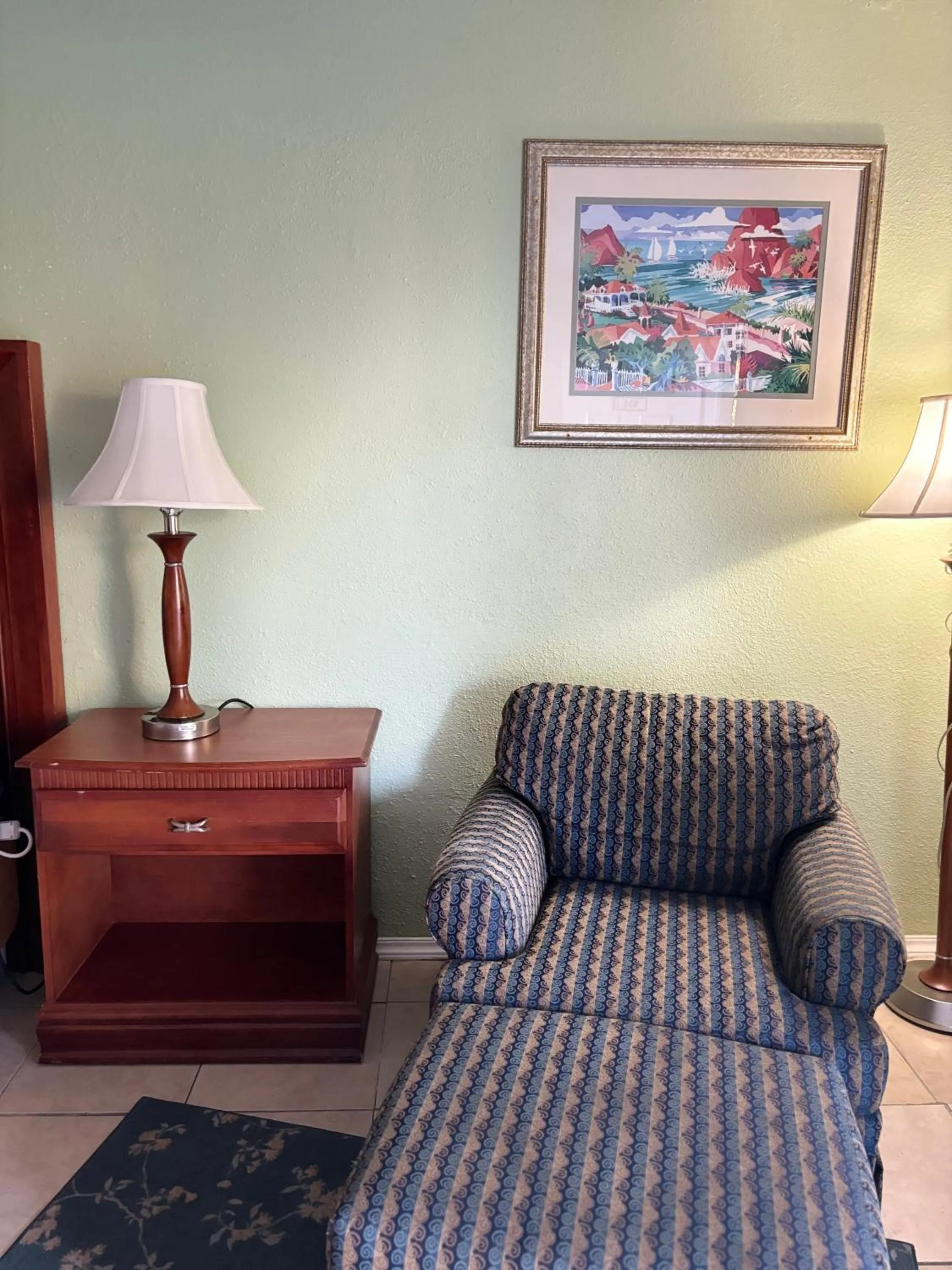 Seating area in Jasmine Garden Inn - Lake City