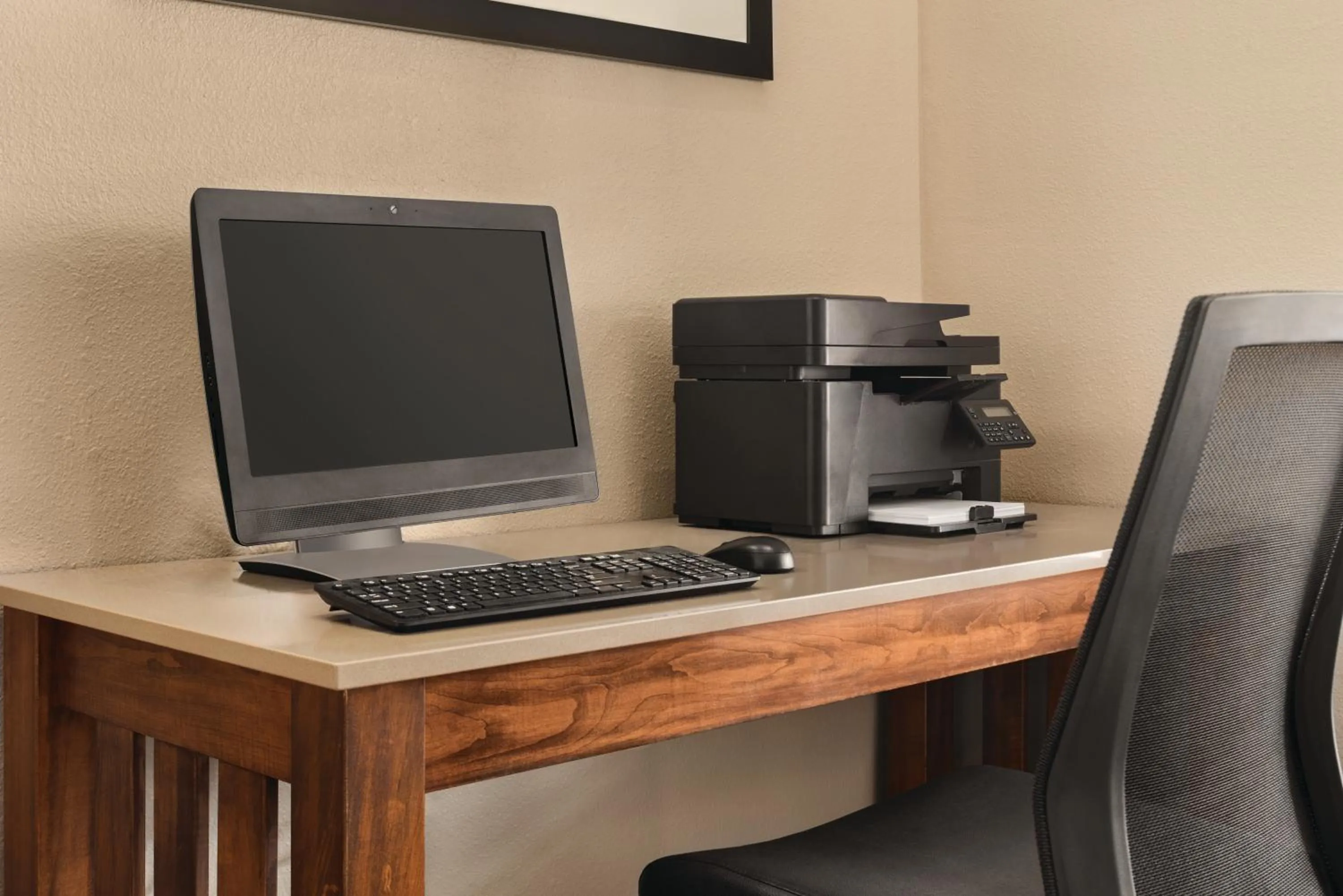 Business facilities in Country Inn & Suites by Radisson, Dubuque, IA