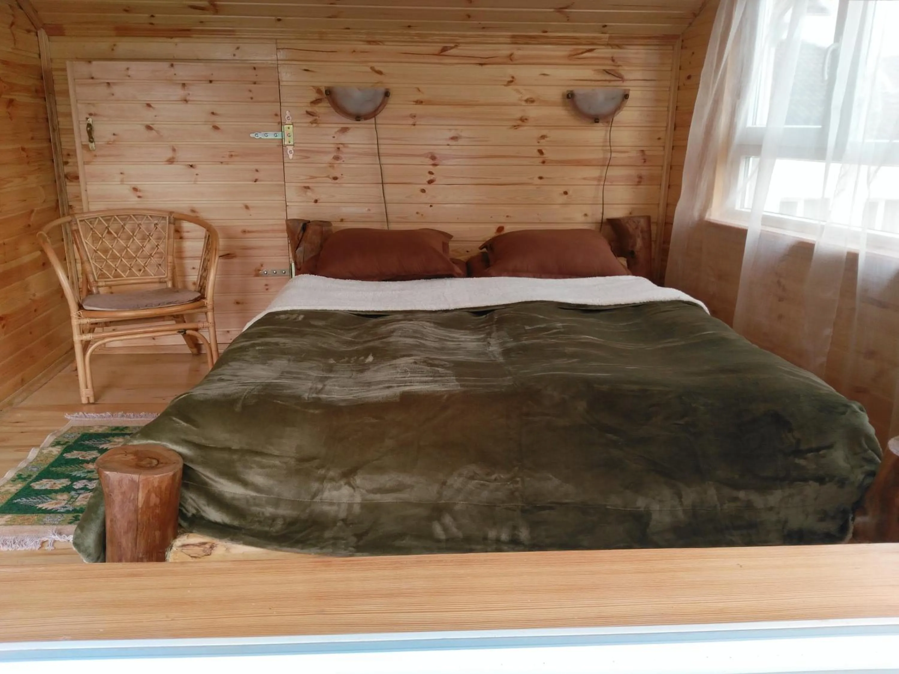 bunk bed, Bed in Three Gracia