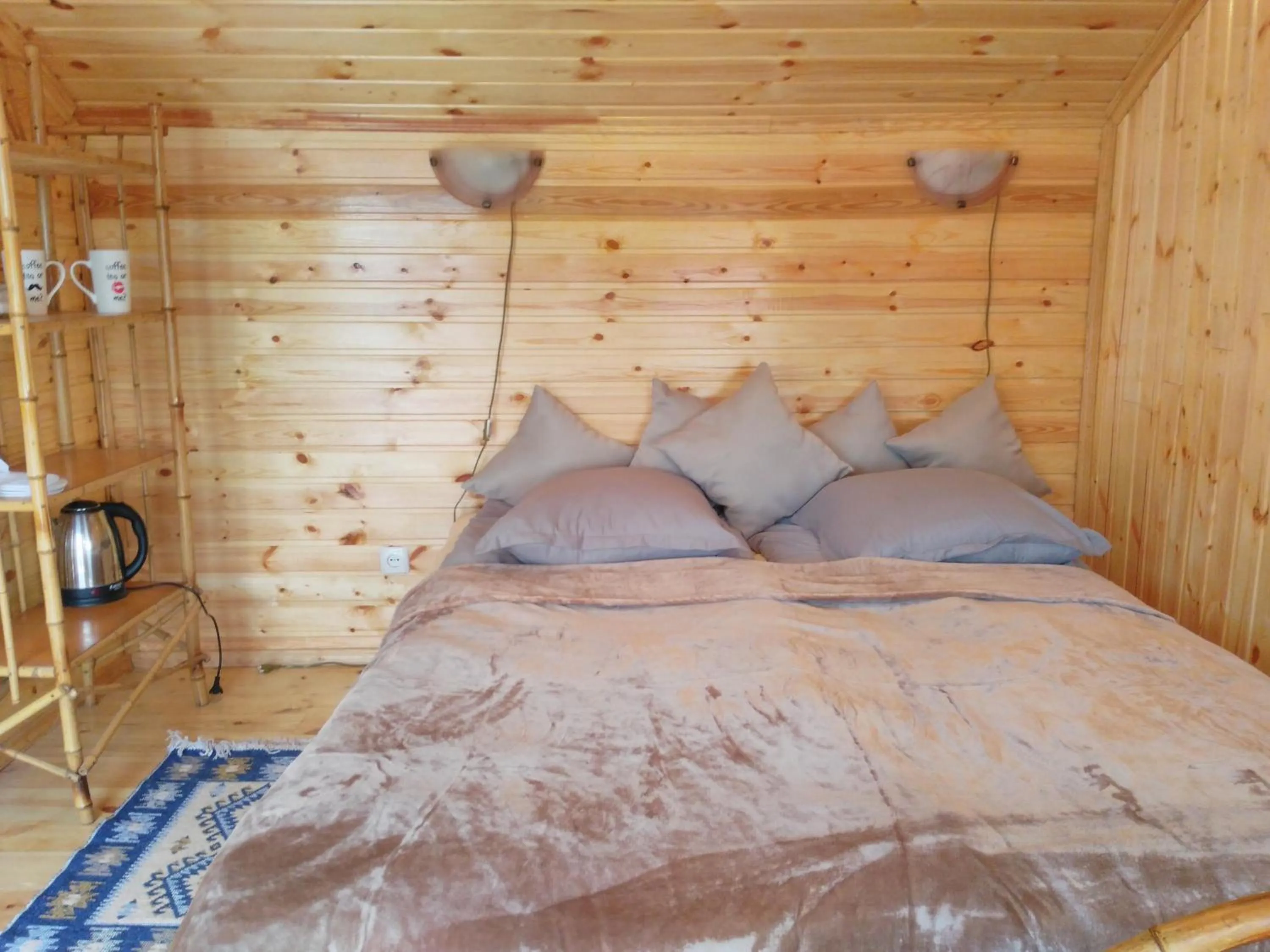 Bathroom, Bed in Three Gracia