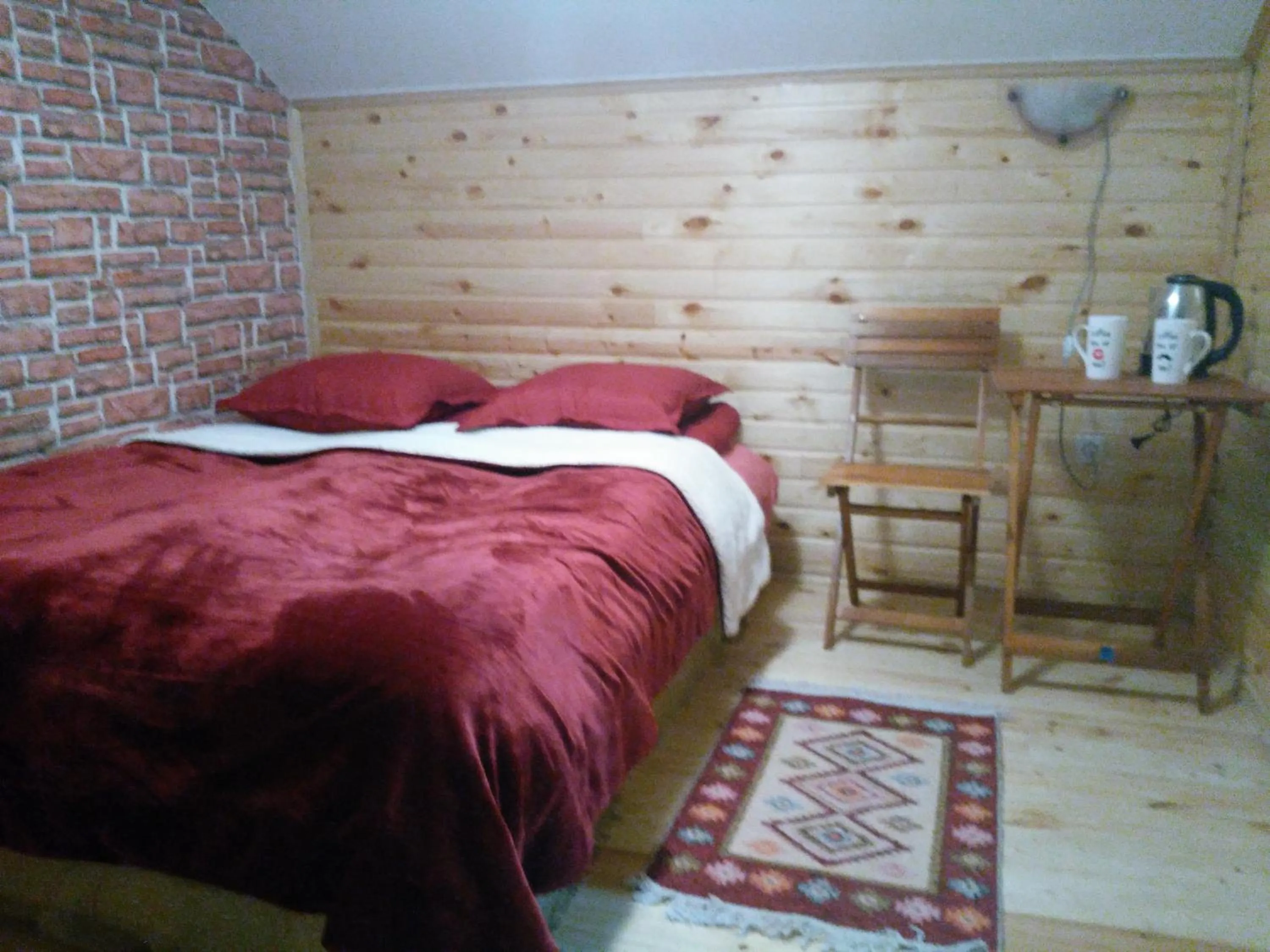 cot, Bed in Three Gracia
