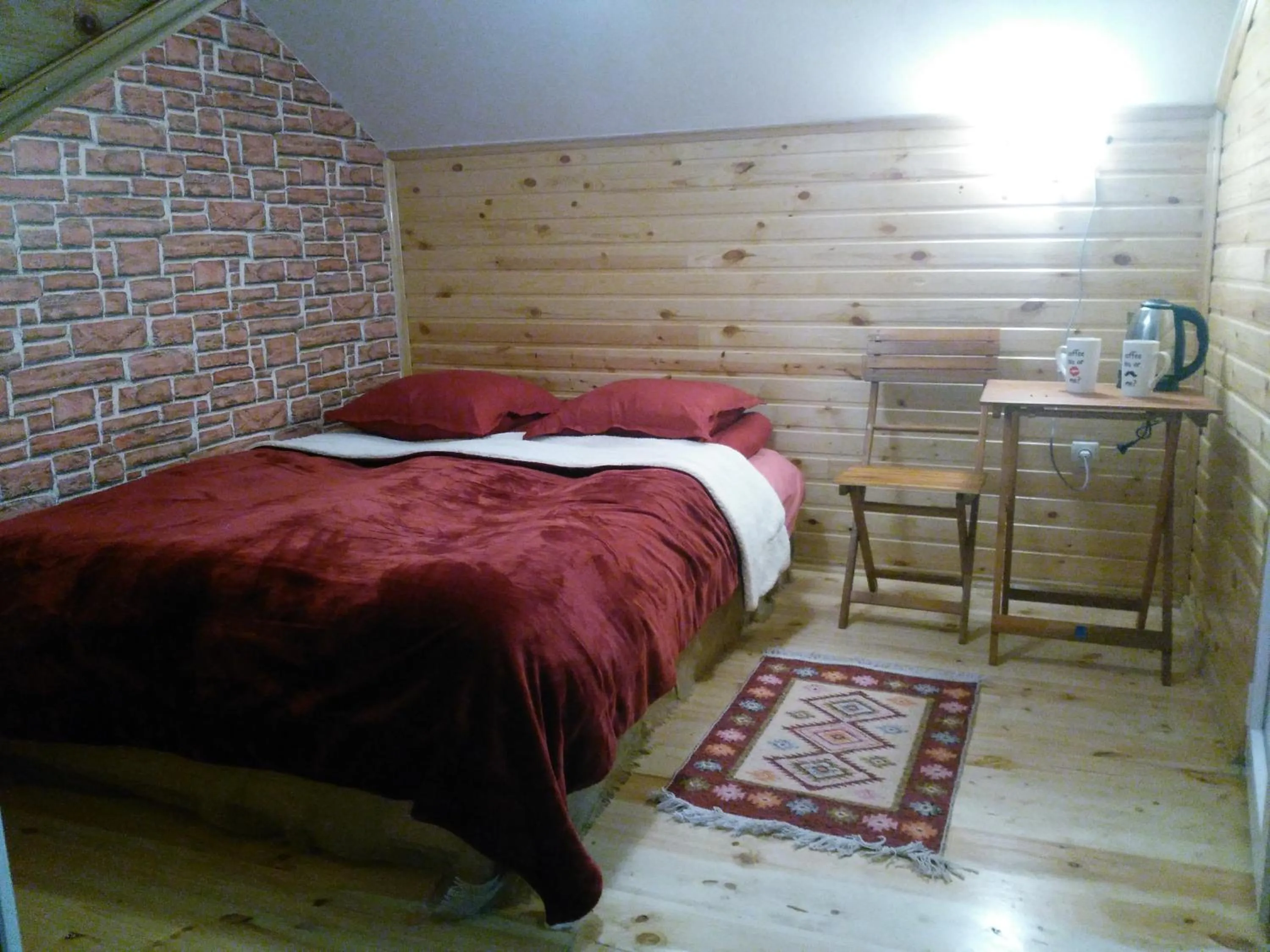 cot, Bed in Three Gracia