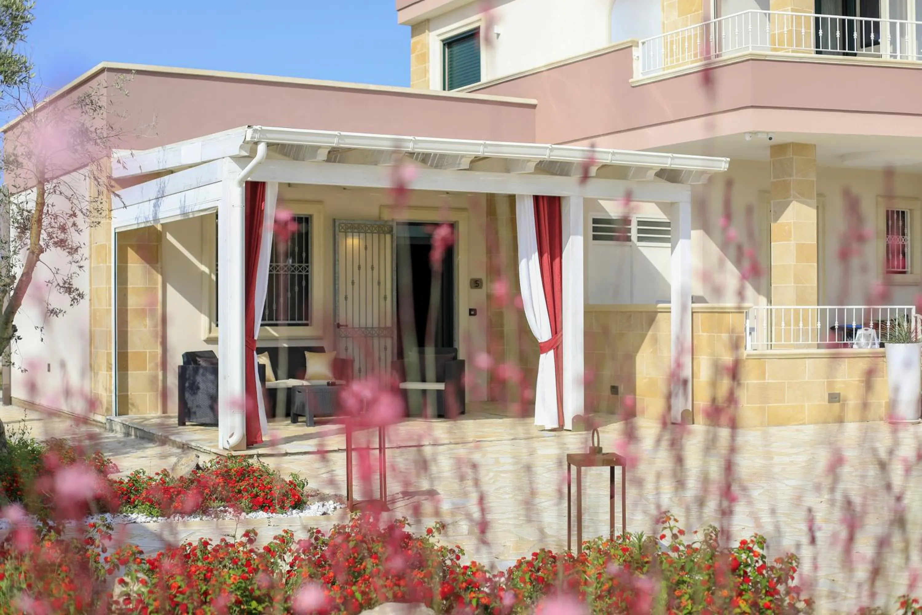 Facade/entrance in Terra dei Sogni