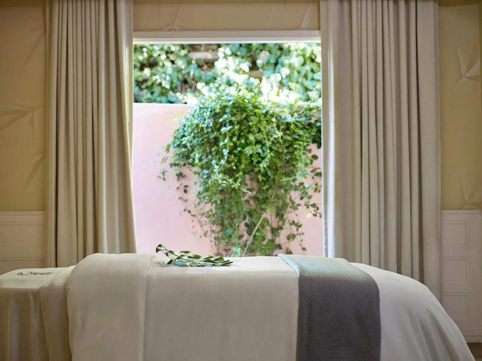 Spa and wellness centre/facilities, Bed in Hotel Bel-Air - Dorchester Collection