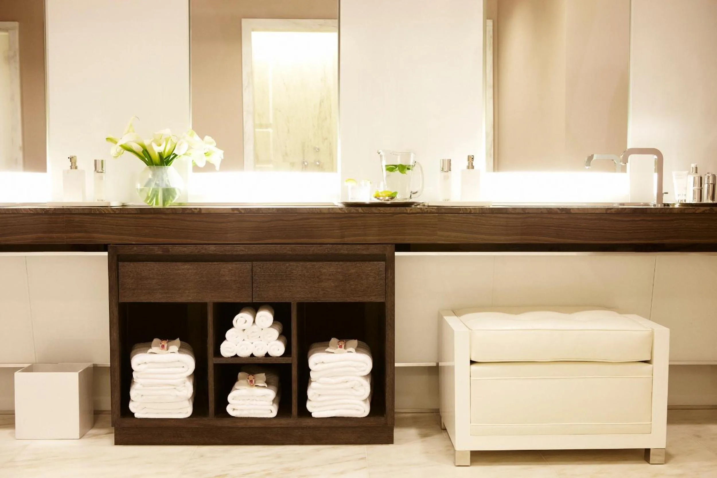 Bathroom in Hotel Bel-Air - Dorchester Collection