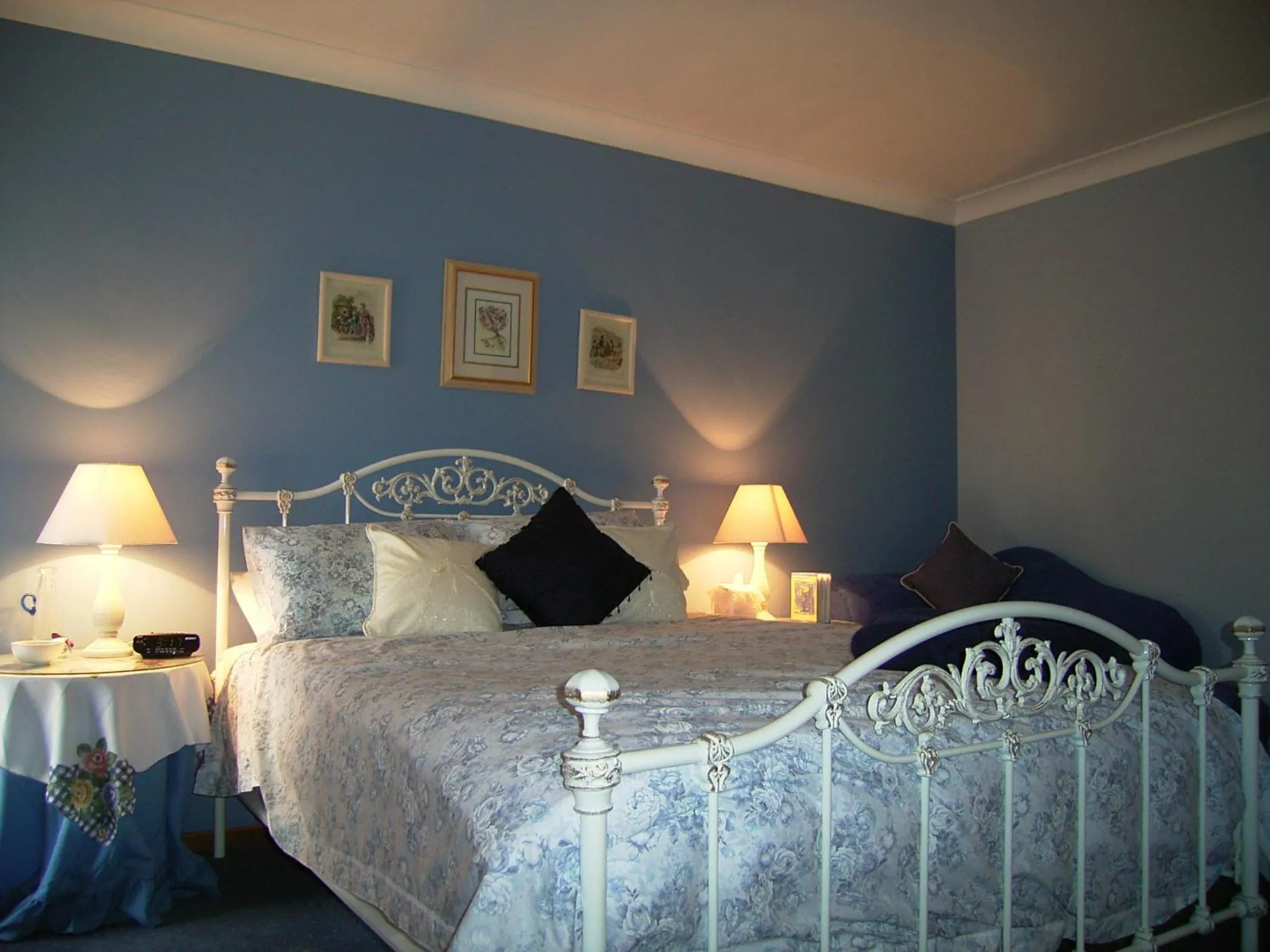 Bed in Lavender House Bed & Breakfast