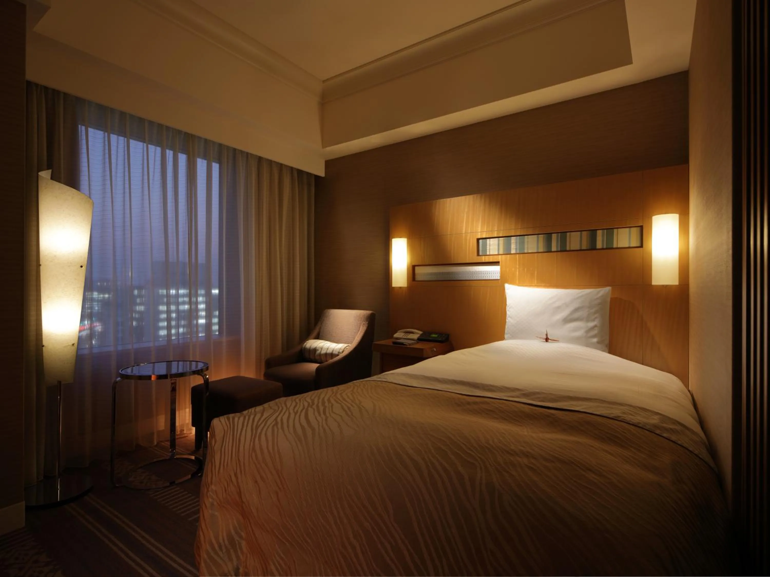 Photo of the whole room, Bed in Hotel Okura Fukuoka